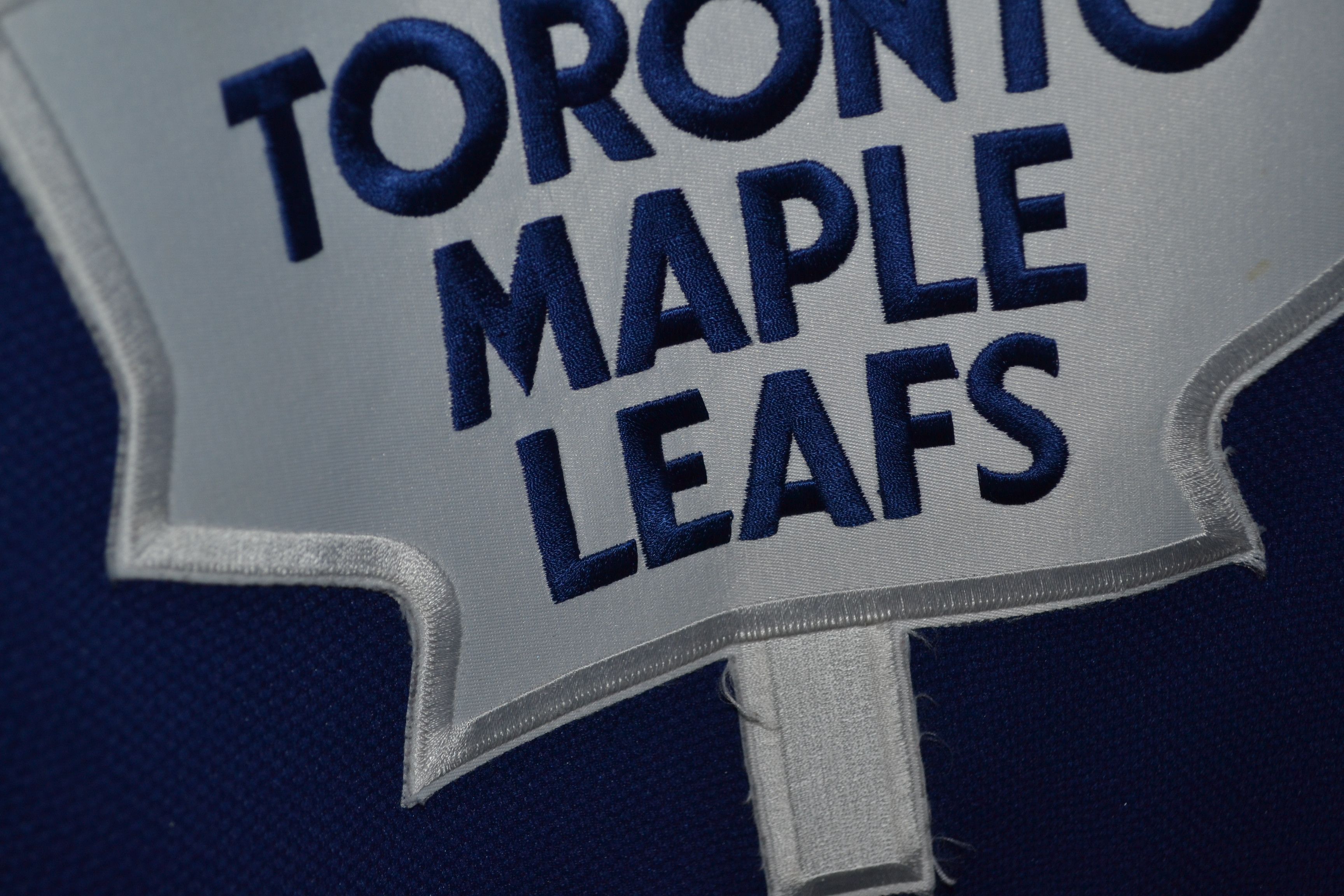 Reebok Toronto Maple Leafs Reebok Dion Phaneuf NHL Jersey 2010 L Size US L / EU 52-54 / 3 - 7 Thumbnail