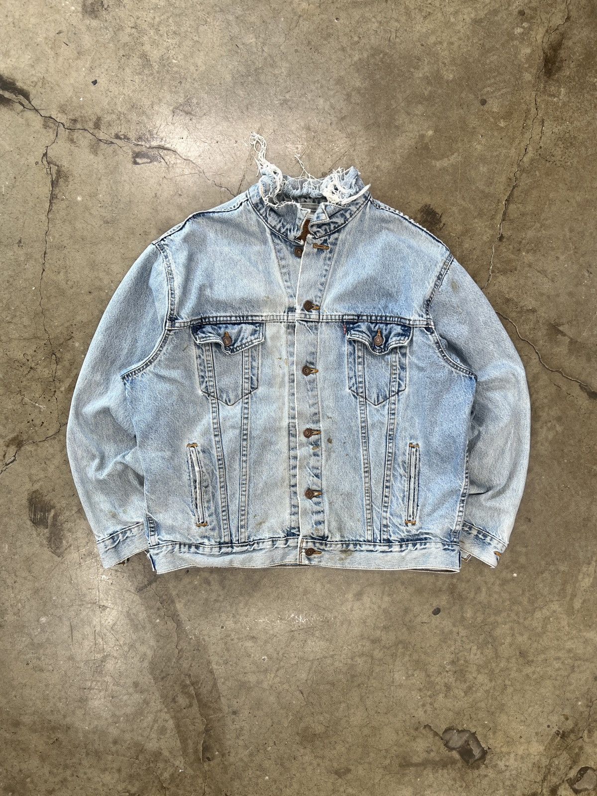 Levi's Vintage Levi's Denim Jacket Distressed Large Size US L / EU 52-54 / 3 - 2 Thumbnail