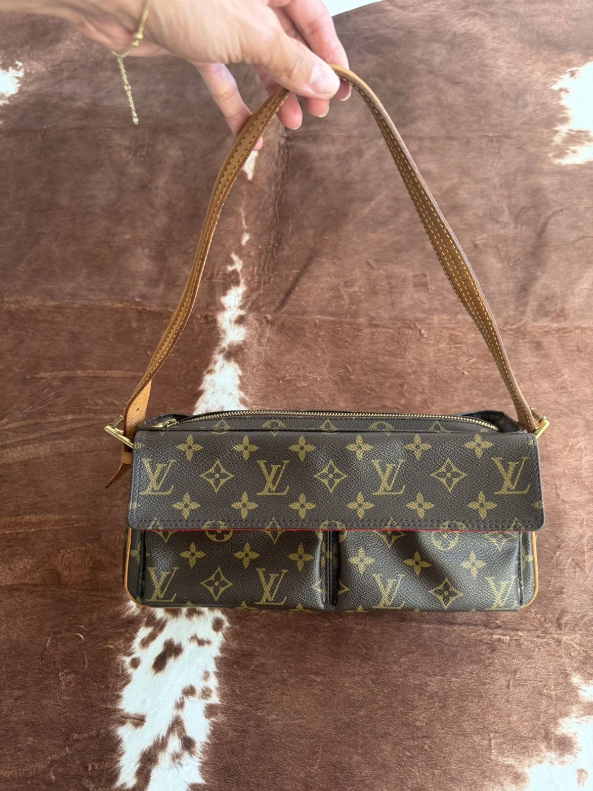 Louis Vuitton Louis Vuitton Monogram Cité Handbag MM Size ONE SIZE - 6 Thumbnail