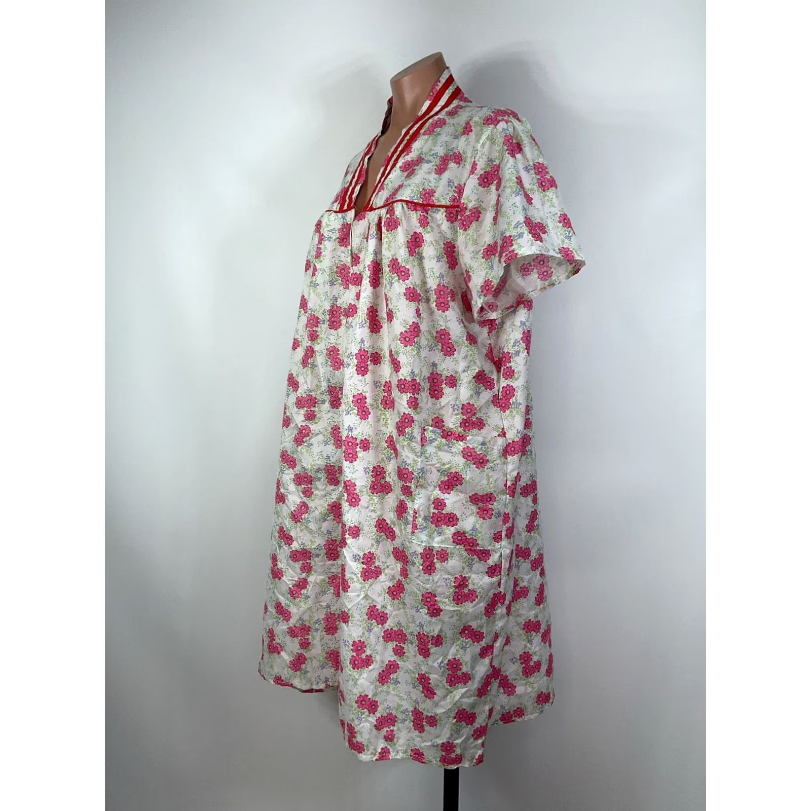 Vintage VINTAGE Floral Psychedelic Mumu House Coat Night Gown PLUS 1X Snap Front Size XL / US 12-14 / IT 48-50 - 7 Thumbnail