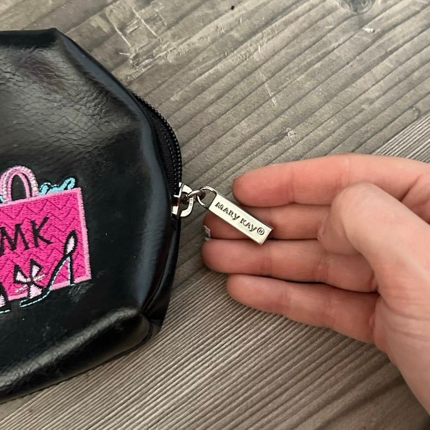 Other mary kay black pleather makeup bag Size ONE SIZE - 2 Thumbnail