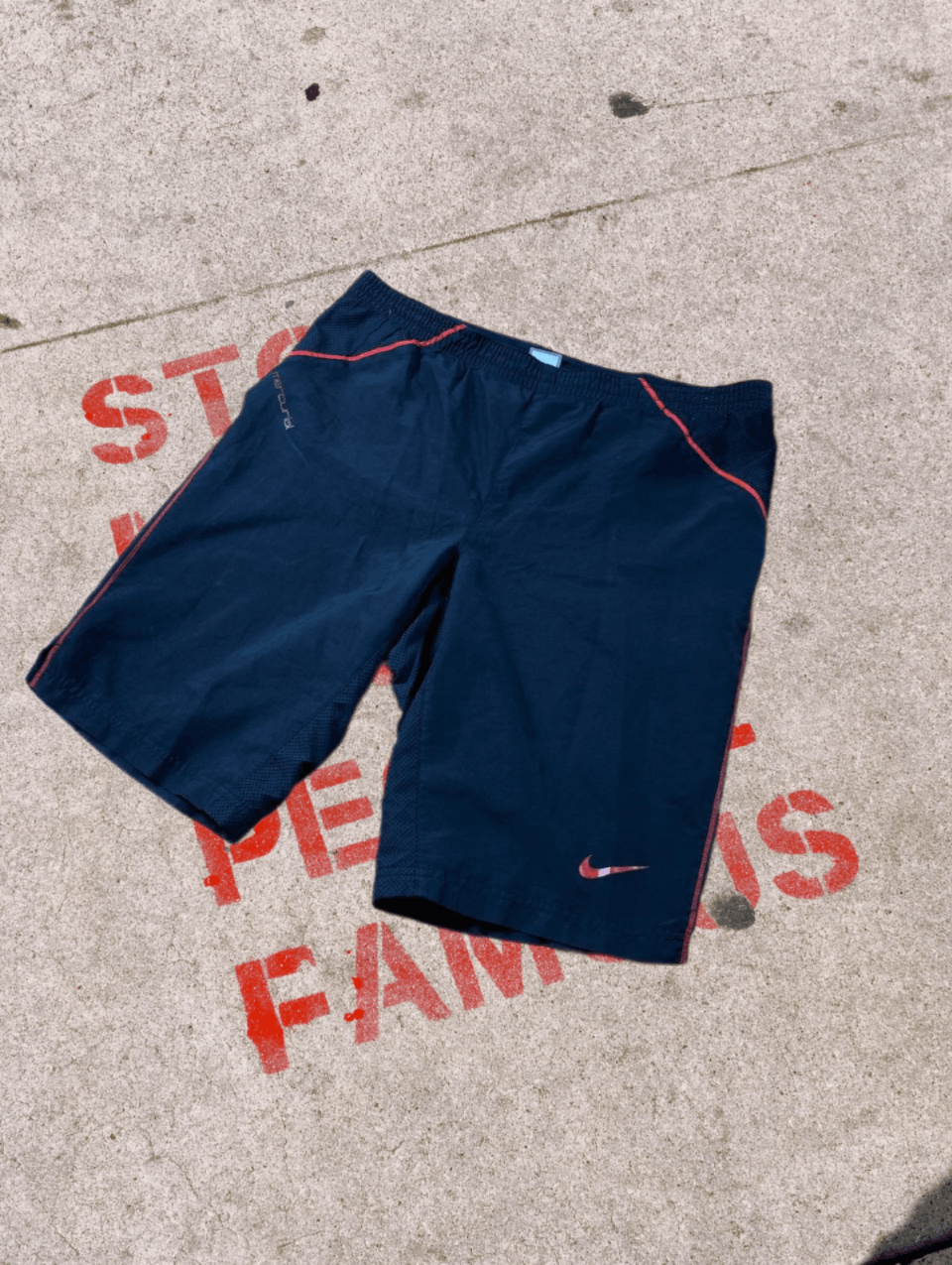 Nike × Vintage Vintage Nike Mens Shorts Size US 30 / EU 46 - 1 Thumbnail
