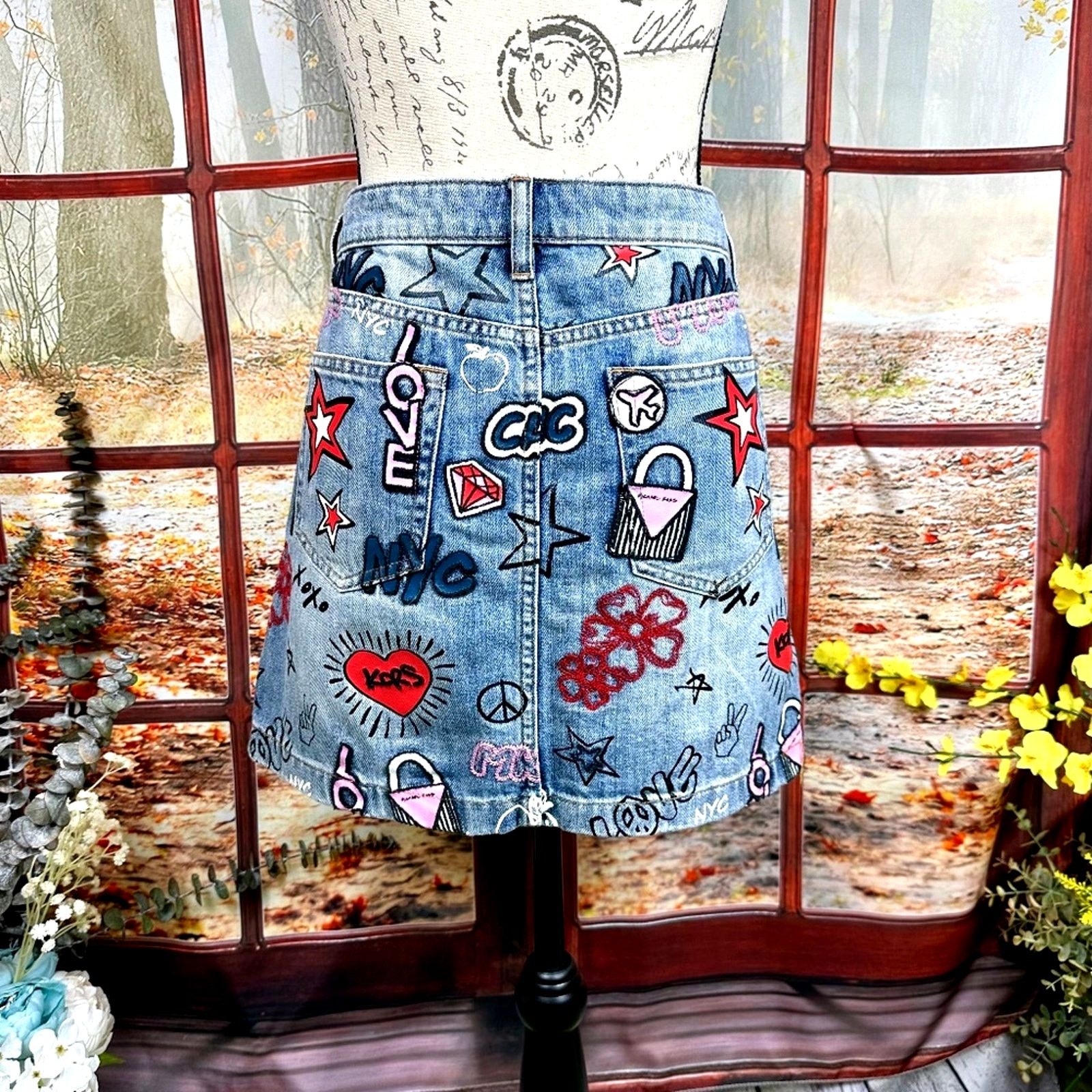 Michael Kors Michael Kors NYC Pop Art Denim Skirt Light blue wash size 8 Size 29" - 9 Thumbnail