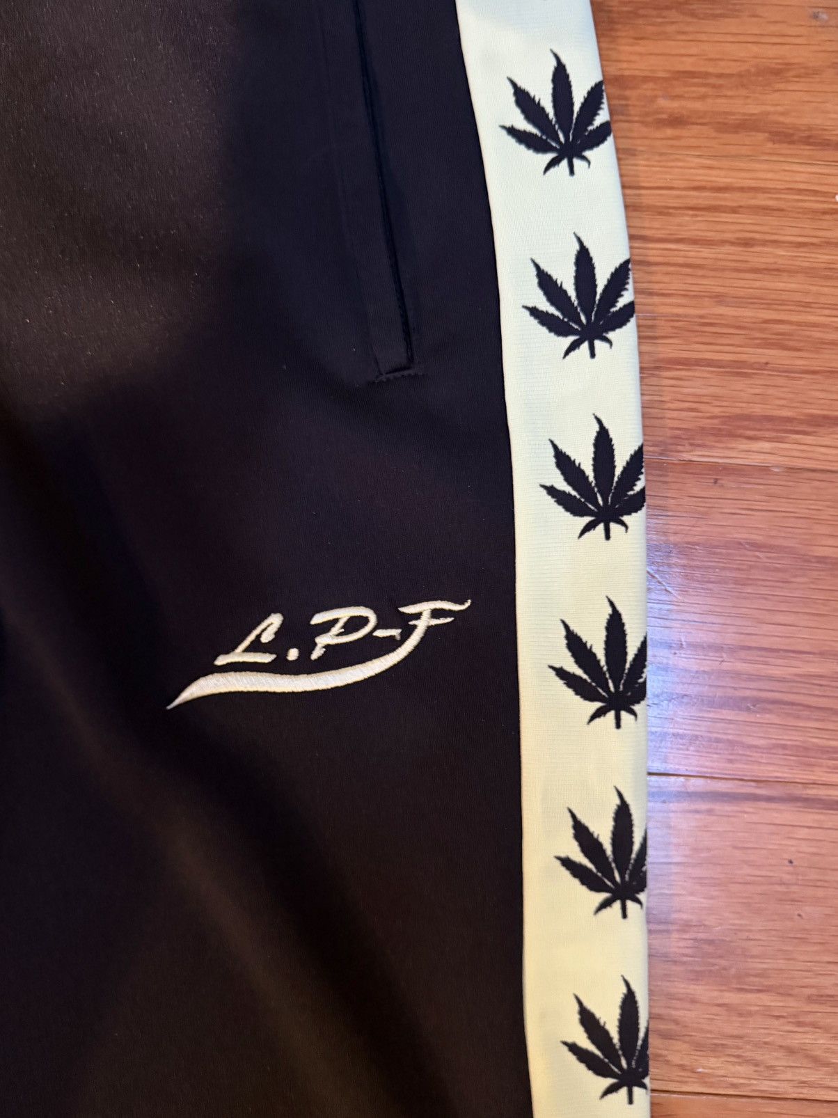 Lucien Pellat-Finet Weed leaf sample track pants Size US 28 / EU 44 - 2 Thumbnail