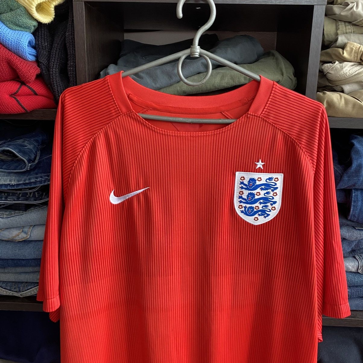 Nike Mens Nike England National Soccer Jersey red Size US XXL / EU 58 / 5 - 2 Thumbnail