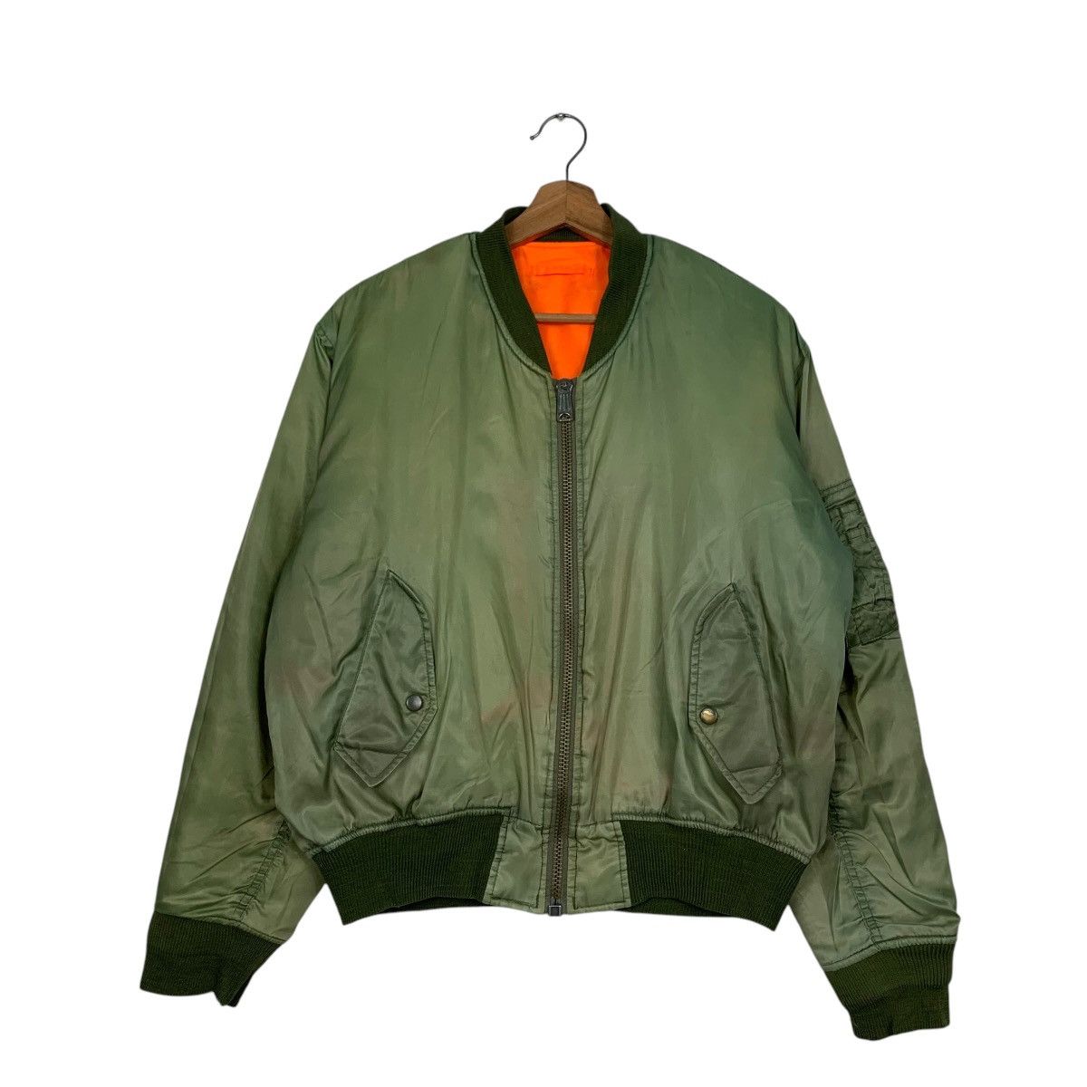 Vintage Vintage 90’s Faded Green Trashed Bomber Jacket #2797-C126 Size US L / EU 52-54 / 3 - 1 Thumbnail