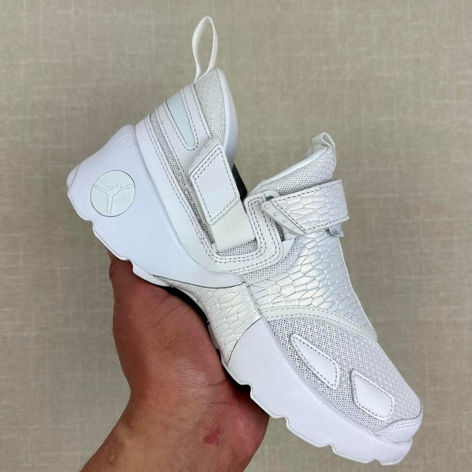 Jordan Brand 2016 Jordan Trunner LX "Triple White" Women 6 Size US 6 / IT 36 - 1 Thumbnail