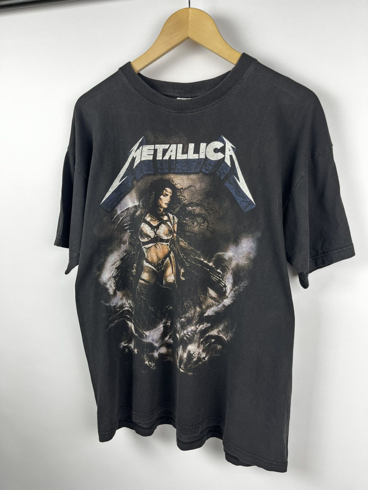 Band Tees Metallica Warrior Woman t shirt 90s size xl Size US XL / EU 56 / 4 - 5 Thumbnail