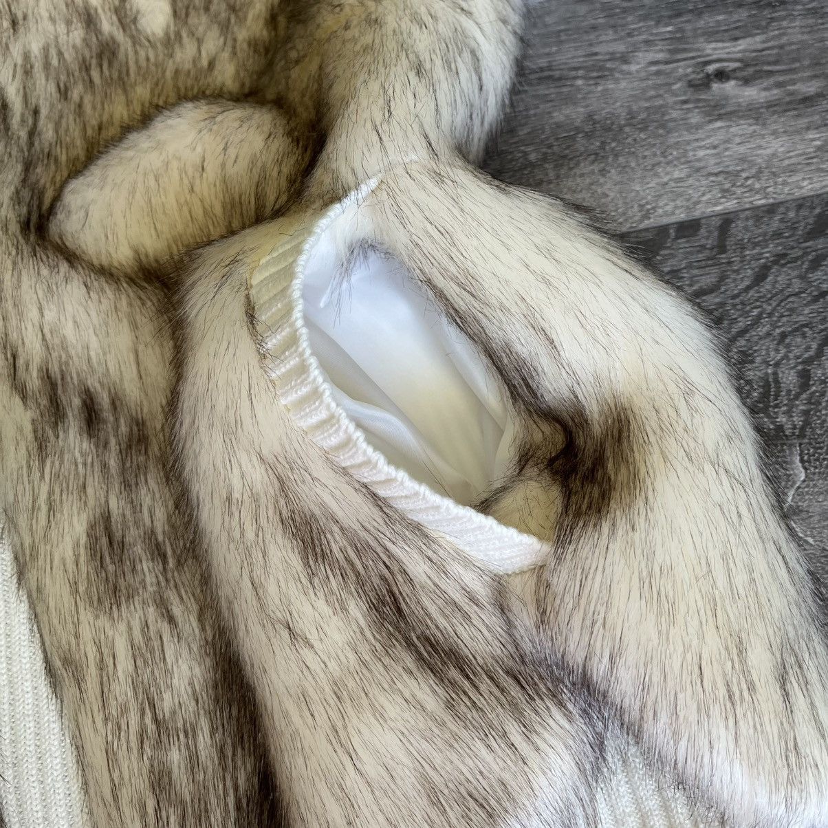 Vintage Vintage Y2K Rebecca Malone Faux Rabbit Fur Sleeveless Vest Size S / US 4 / IT 40 - 4 Thumbnail