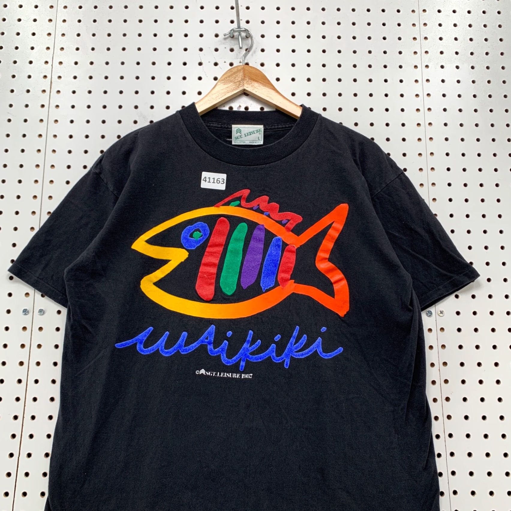 Vintage VINTAGE SGT. Leisure 90s Hawaiian Fish T-Shirt Mens M Black Graphic Print Single Stitch USA Size US M / EU 48-50 / 2 - 4 Thumbnail