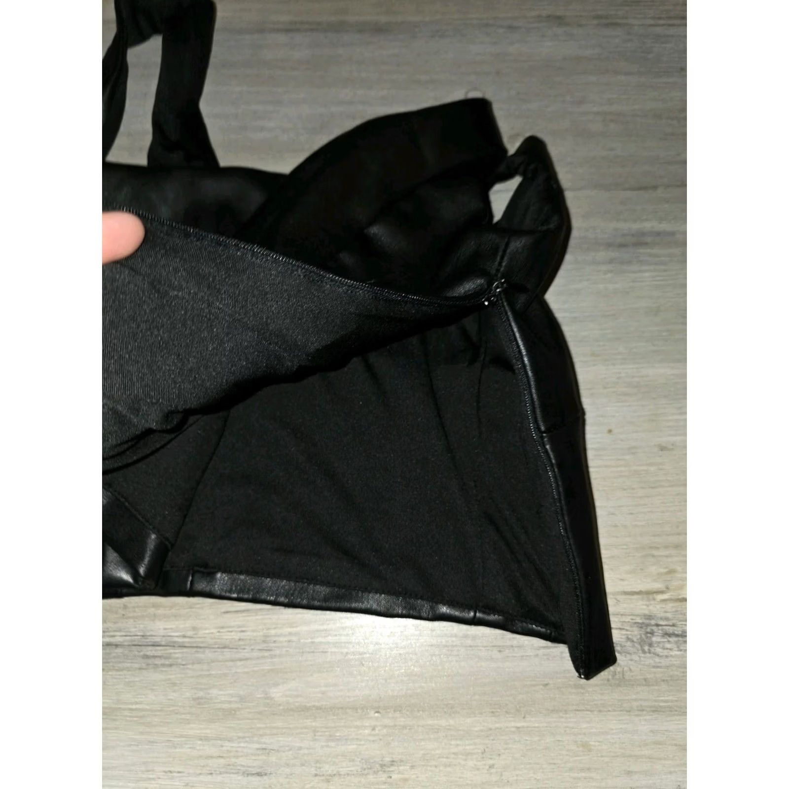 Forever 21 Forever 21 Faux Leather Crop Top Tank Sleeveless Brown M Medium Black Womens Cropped Party Adjustable Strap Stretch Size M / US 6-8 / IT 42-44 - 4 Thumbnail