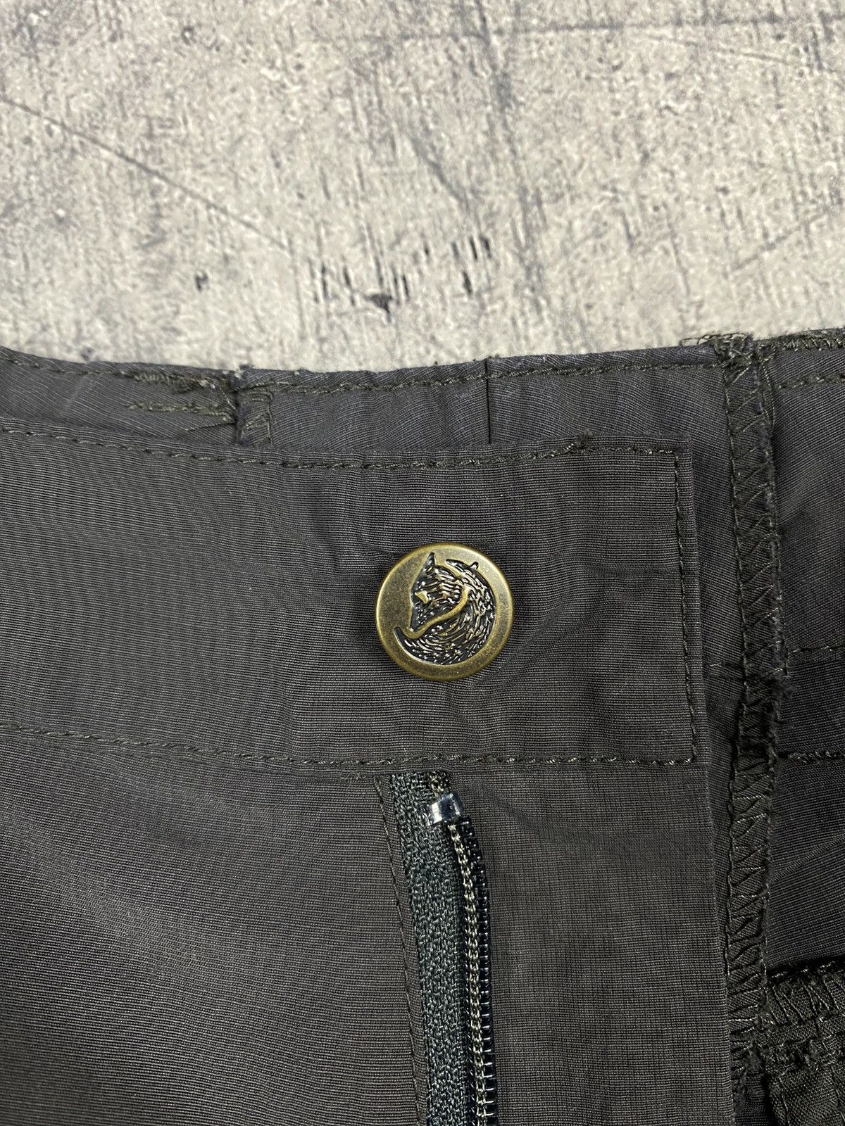 Fjallraven × Vintage Vintage Fjallraven Karl Zip Trekking Cargo Outdoor Shorts Size US 35 - 17 Thumbnail