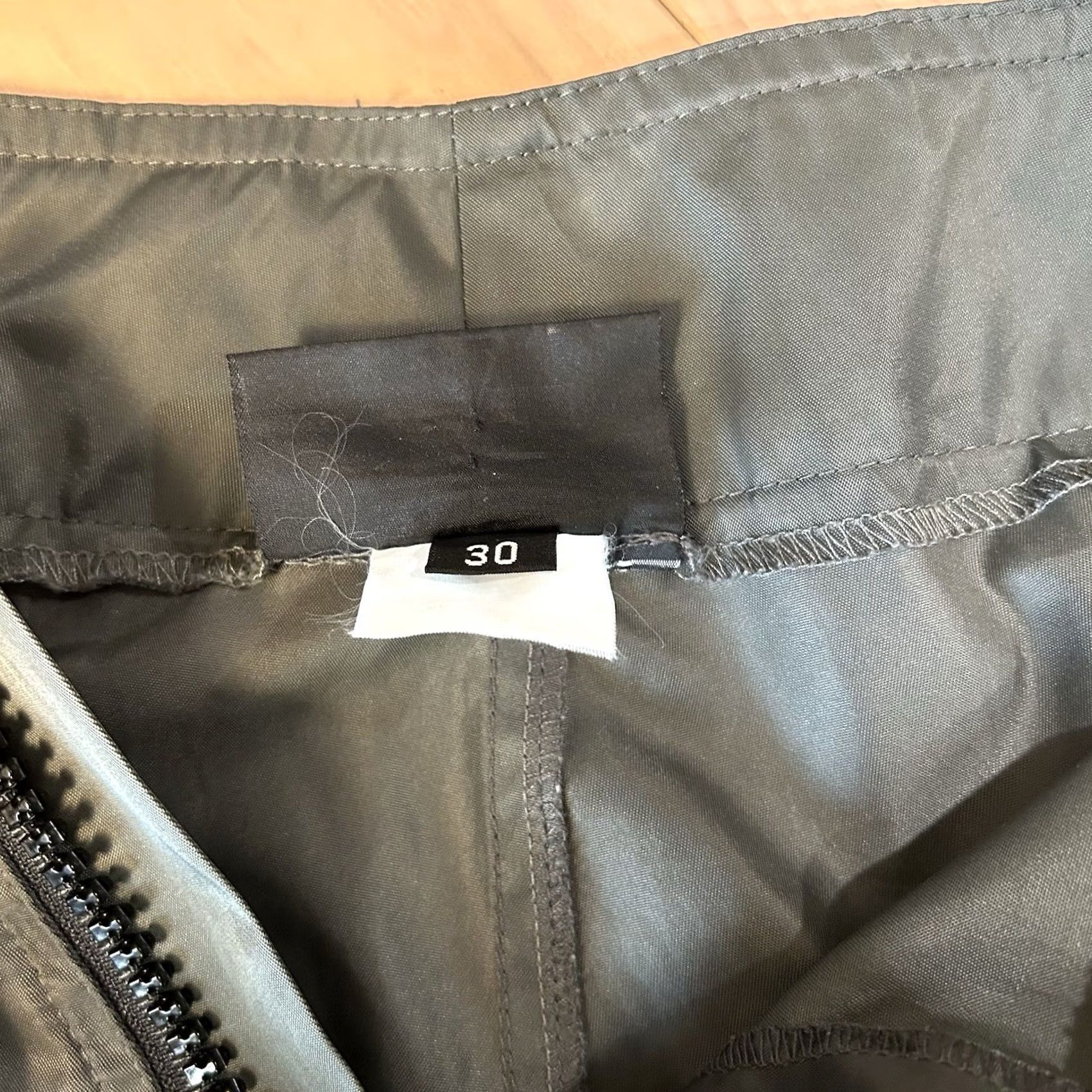 Vintage VINTAGE Doosh Y2K Nylon Streetwear Zip Baggy Pant Men’s 34 Gray Wide-Leg Logo 32 Inseam 11 Rise Mens Size US 34 / EU 50 - 6 Thumbnail