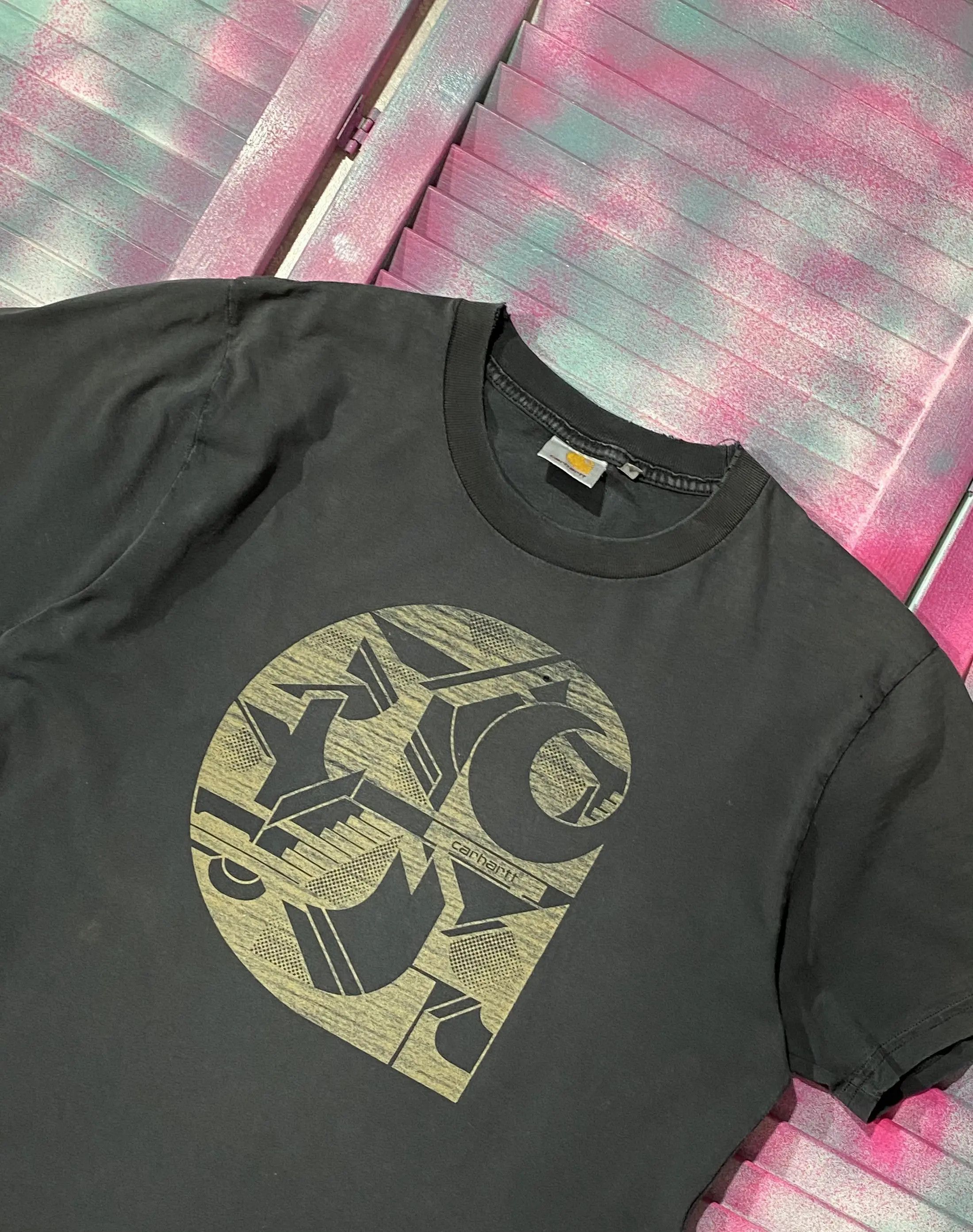 Carhartt Rare Vintage Carhartt Destroyed Logo T-shirt Sun Fuded Size US M / EU 48-50 / 2 - 3 Thumbnail