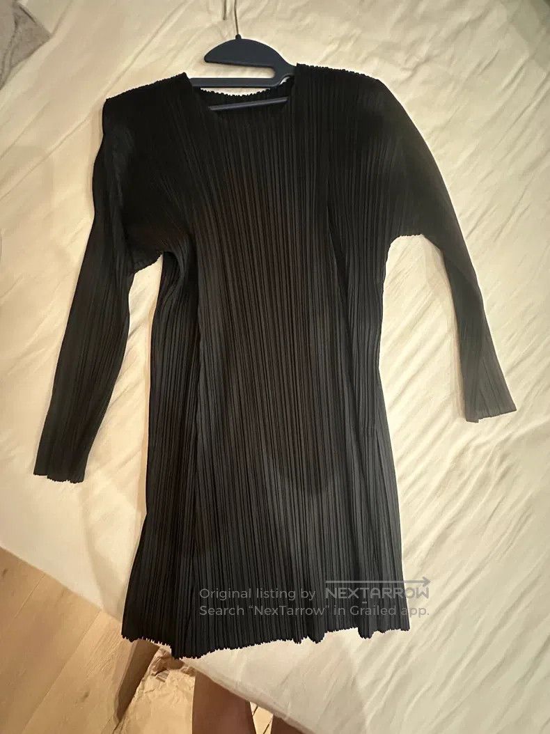 Issey Miyake Issey Miyake Black Ruched Top Size L / US 10 / IT 46 - 1 Thumbnail