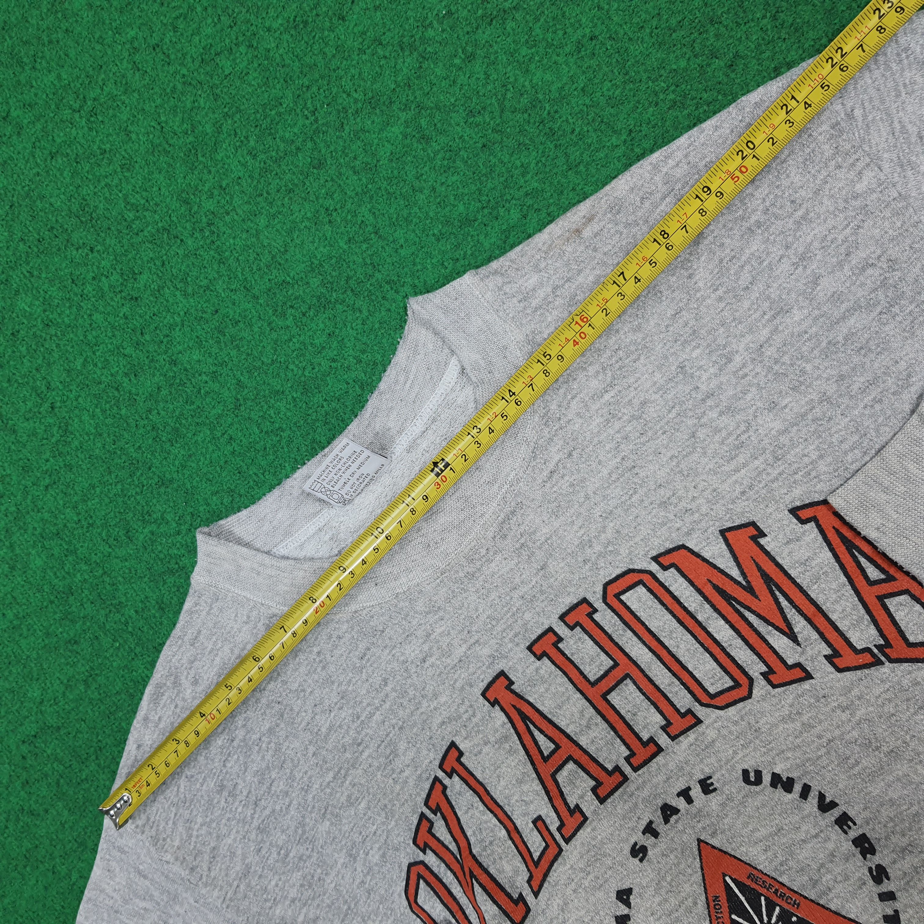 Vintage 90s Vintage Oklahoma State University Crewneck E1A19 Size US M / EU 48-50 / 2 - 9 Thumbnail
