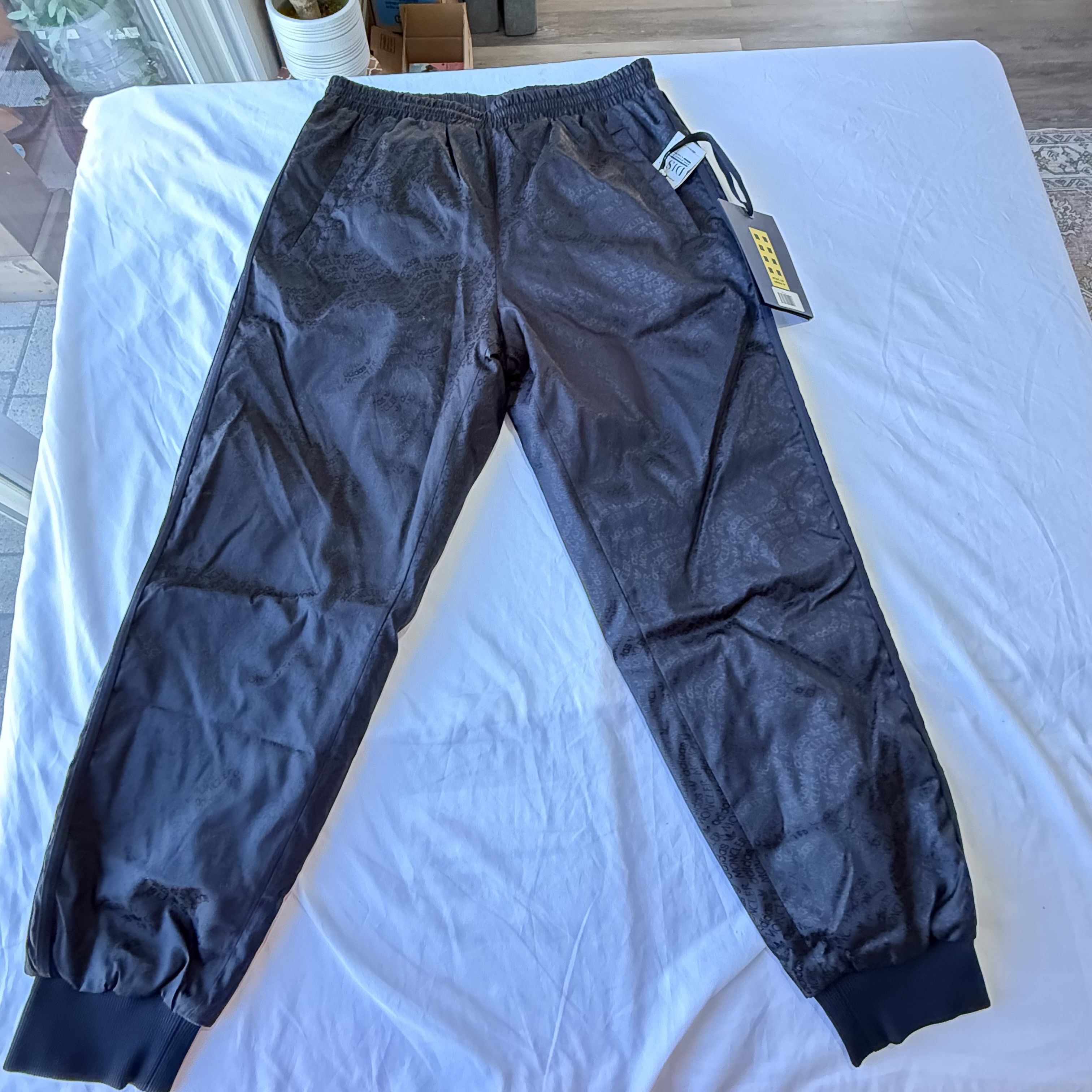 Adidas × Moncler Moncler x adidas Originals Reversible Sweatpants Size US 40 / EU 56 - 4 Thumbnail