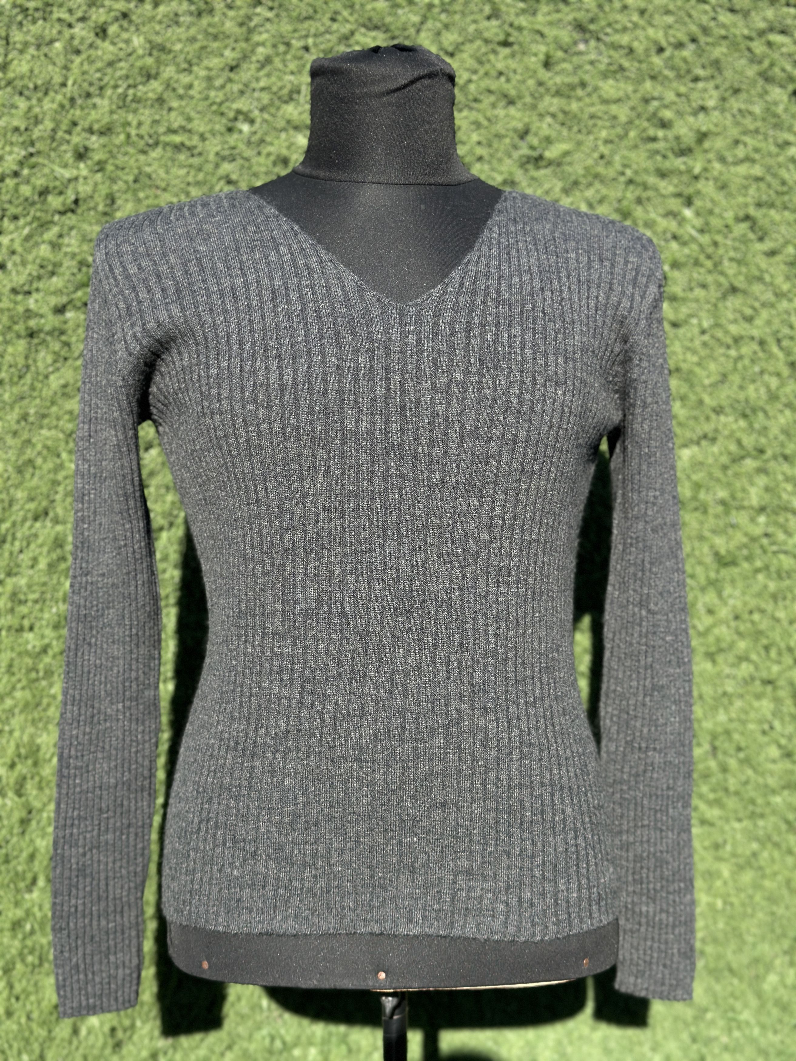 Prada Prada Cashmere Cardigan Size IT 38 Slim Wide V Neck Knit Size M / US 6-8 / IT 42-44 - 1 Thumbnail