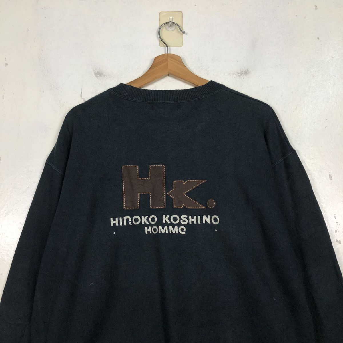 Hiroko Koshino Homme 📌Vintage Sweatshirt Hiroko Koshino Homme Big Logo Spell Out Size US L / EU 52-54 / 3 - 11 Thumbnail