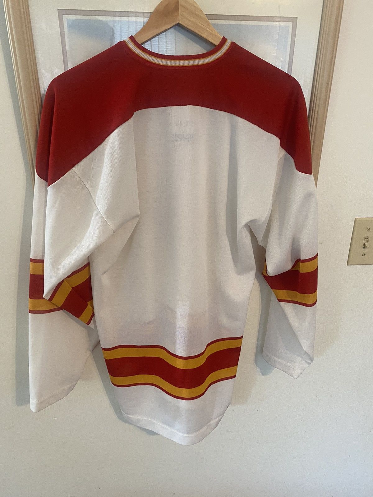NHL × Vintage Vintage Calgary Flames Jersey Size US M / EU 48-50 / 2 - 3 Thumbnail