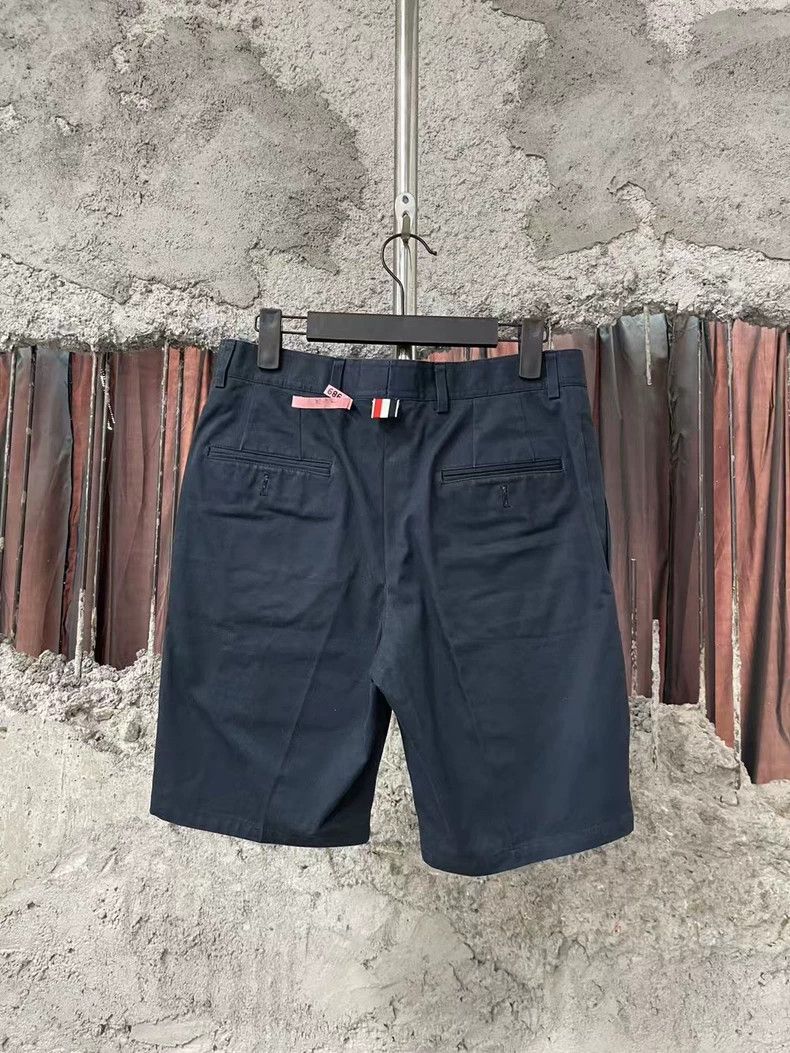 Thom Browne Thom browne Size 0 Shorts 2503-Nextarrow Size US 30 / EU 46 - 2 Thumbnail