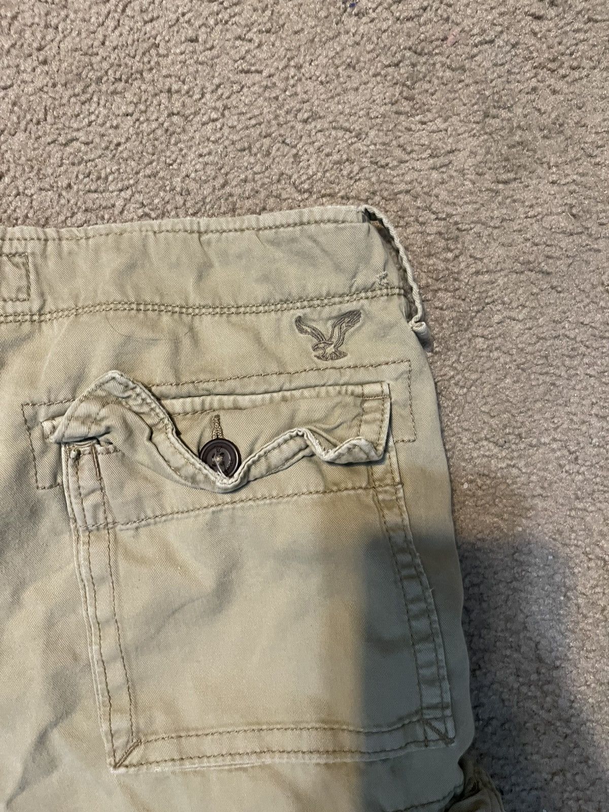 American Eagle Outfitters American eagle khaki cargo shorts Size US 34 / EU 50 - 4 Thumbnail
