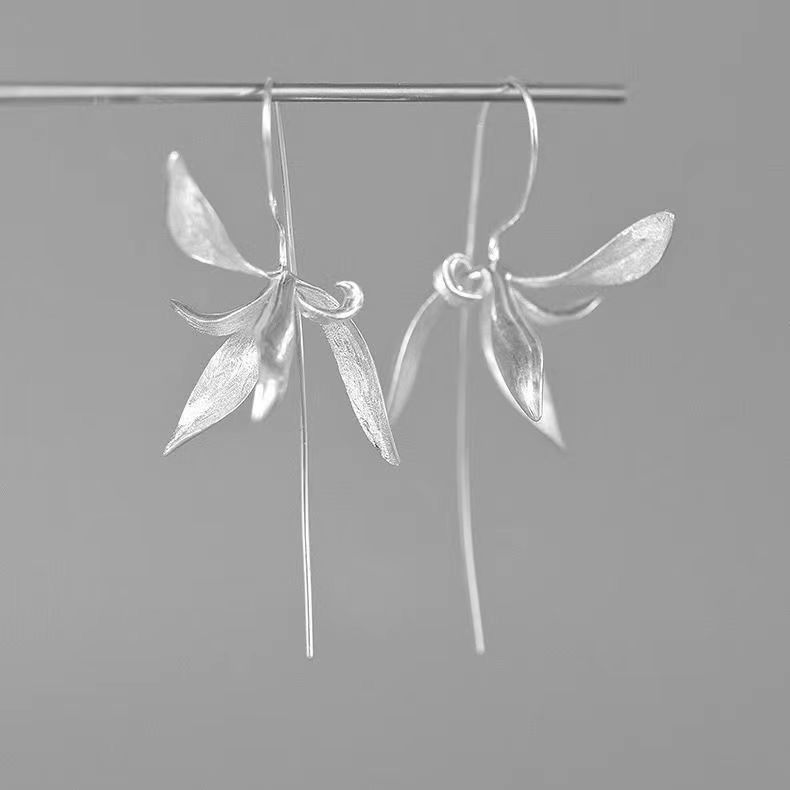 Falling Bloom Silver Threader Earrings