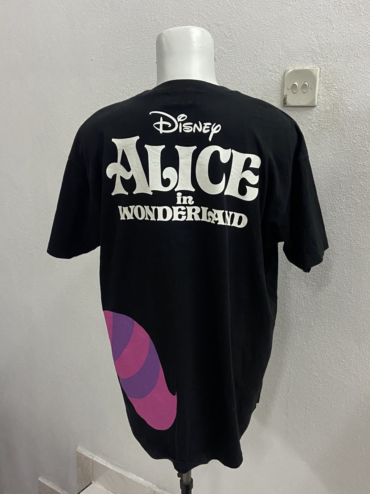 Disney Cheshire Cat Disney's Alice in Wonderland. Size US L / EU 52-54 / 3 - 2 Thumbnail