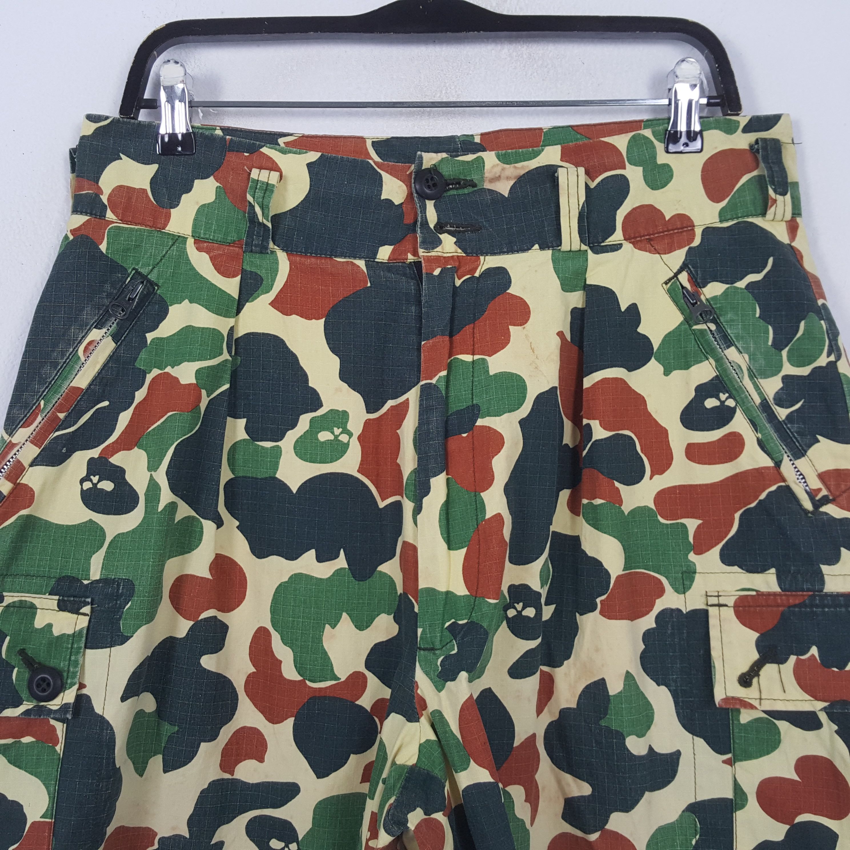 Japanese Brand Military Camo Design Style Short Pants RR11 Size US 32 / EU 48 - 2 Thumbnail