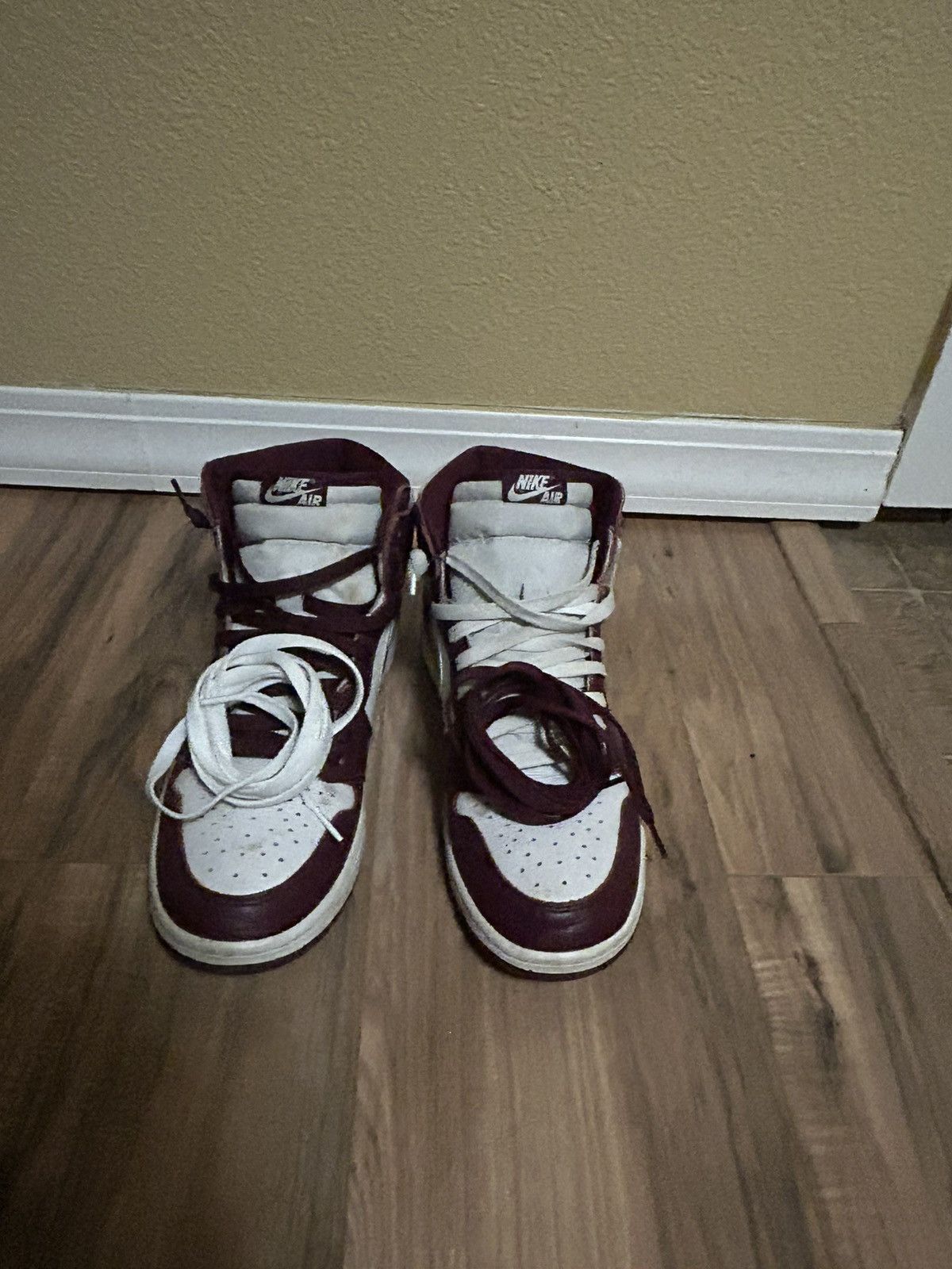 Jordan Brand × Nike Air Jordan 1 Retro High OG ‘Bordeaux Size US 11.5 / EU 44-45 - 7 Thumbnail