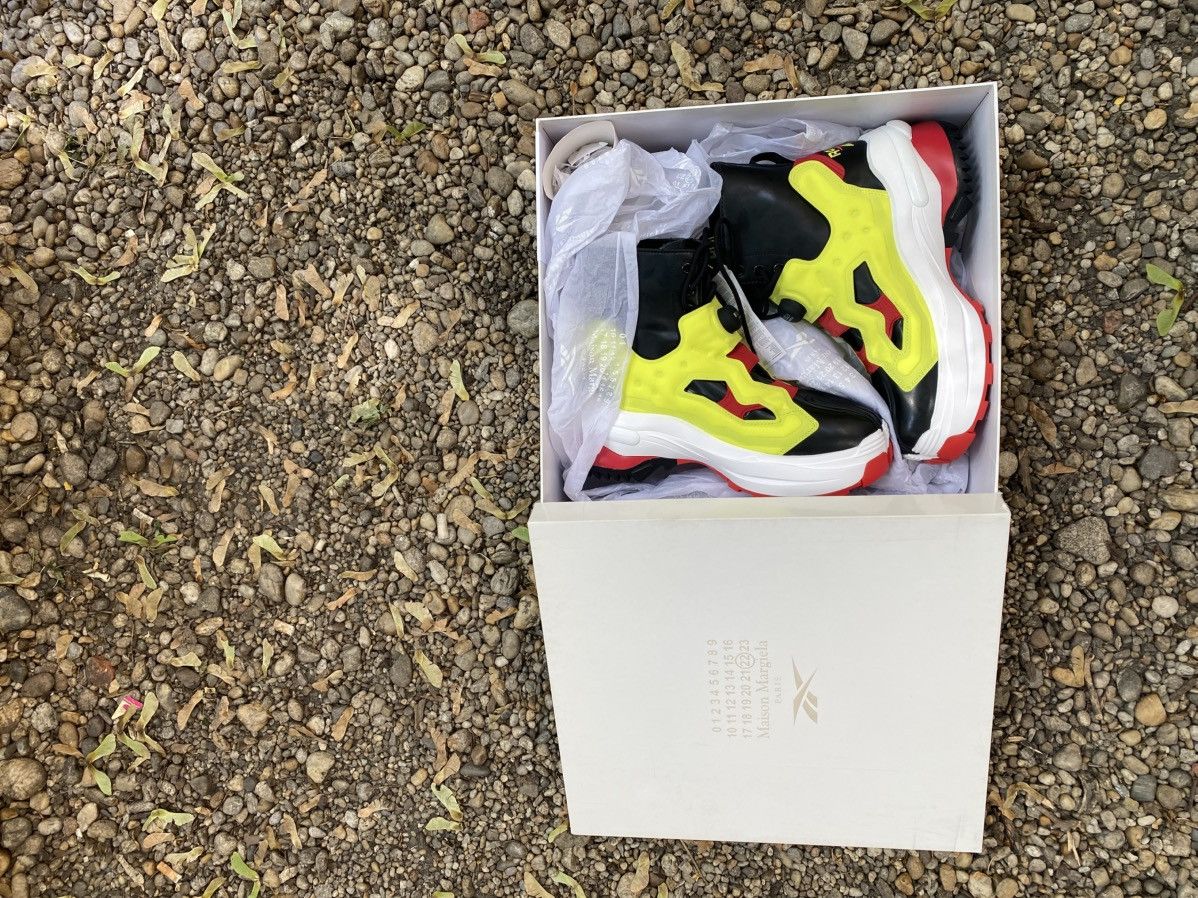 Maison Margiela Maison Margiela x Reebok Tabi Insta Pump Sneakers Size US 10 / EU 43 - 2 Thumbnail