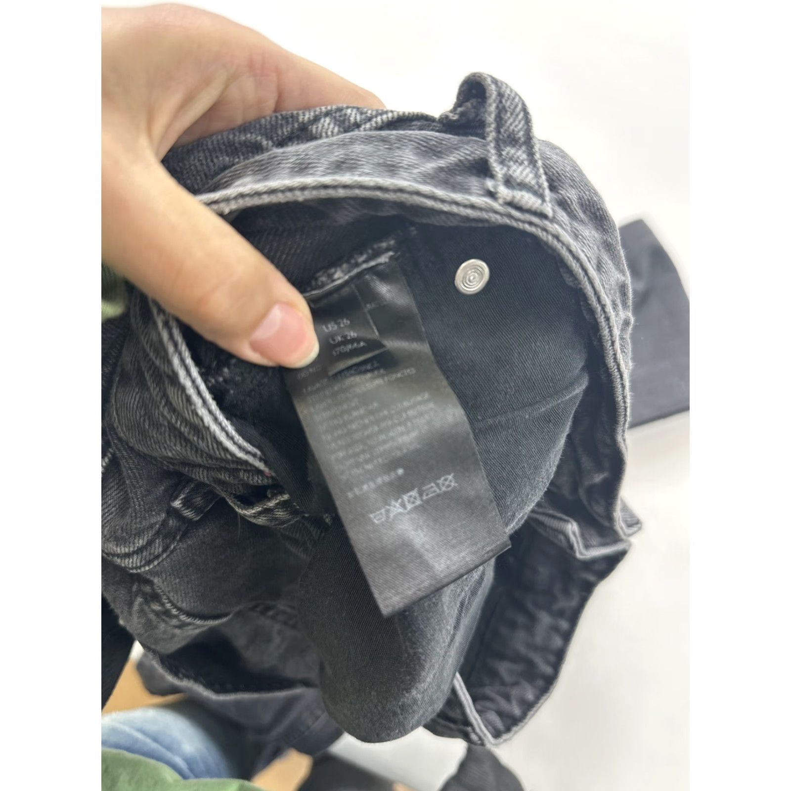 Bdg VINTAGE BDG Jeans Women’s 26 Black Mom High Rise Taper Urban Outfitters Size 26" / US 2 / IT 38 - 4 Thumbnail