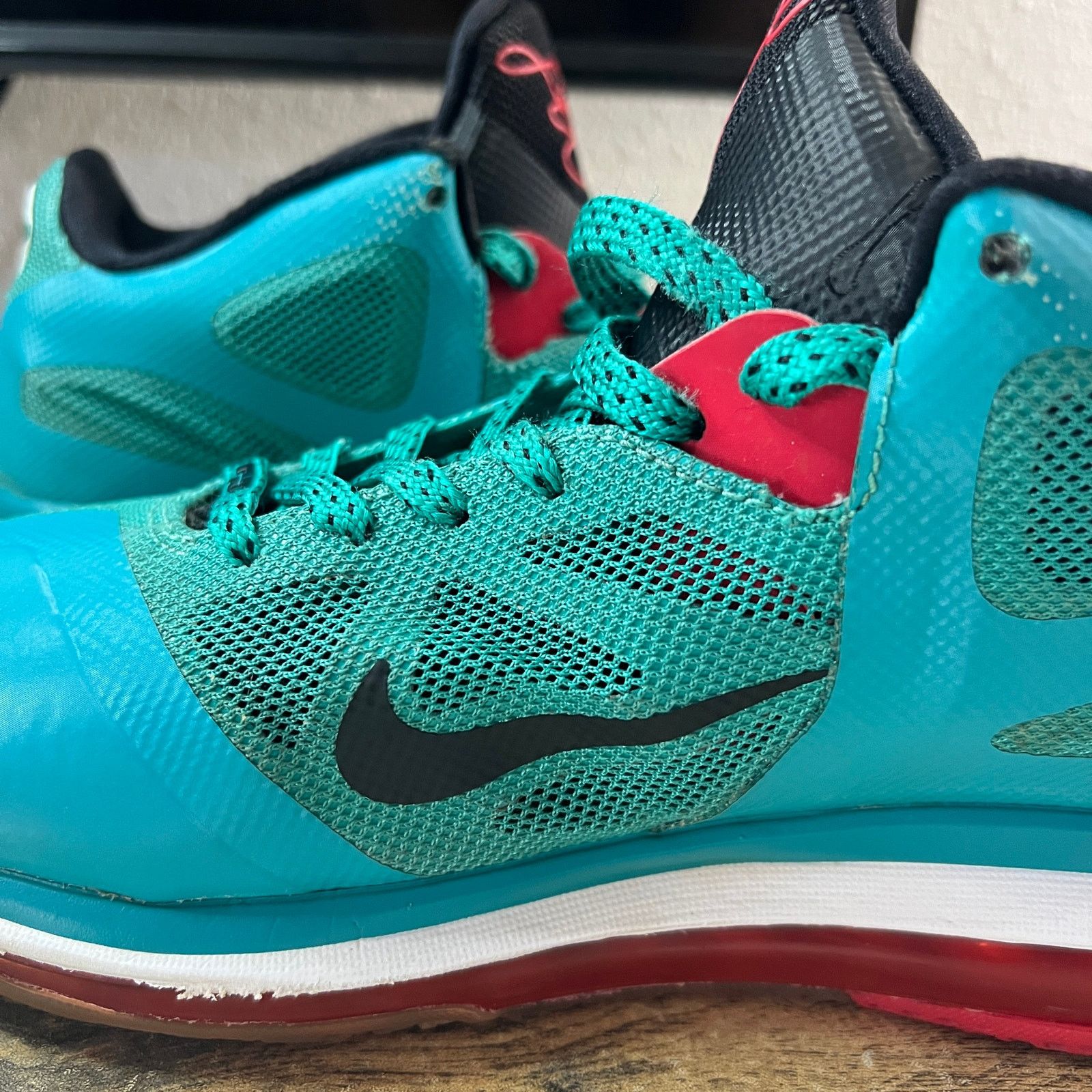 Nike Nike LeBron 9 Low Liverpool Teal Red Black Size 8 Size US 8 / EU 41 - 13 Thumbnail