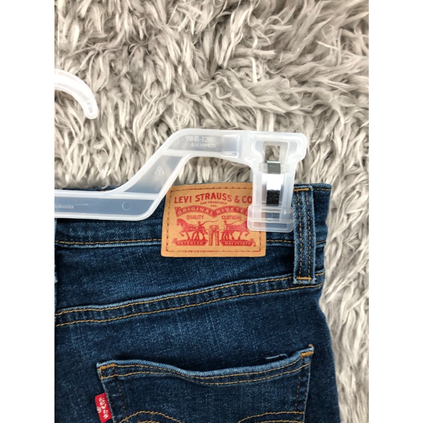 Levi's Levi's Shorts Womens 25 Mid Rise Bermuda 5-Pocket Denim Blue Dark Wash Cotton Womens Size 42" / US 20 - 5 Thumbnail