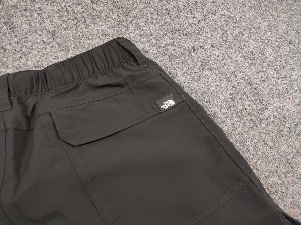The North Face Vintage The North Face Gray Nylon Cargo Belt Short Y2K Style Size US 32 / EU 48 - 11 Thumbnail