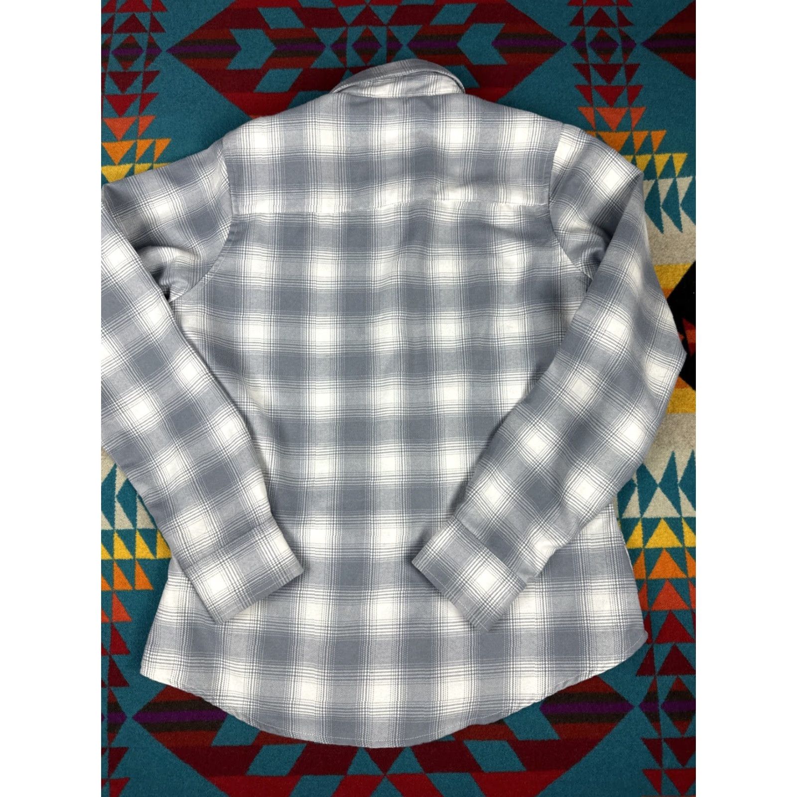 CO Dixxon Flannel Co The Summit Women’s Long Sleeve Shirt S Gray White Shirt Women Small Gray White Flannel Long Sleeve Women S Size S / US 4 / IT 40 - 3 Thumbnail