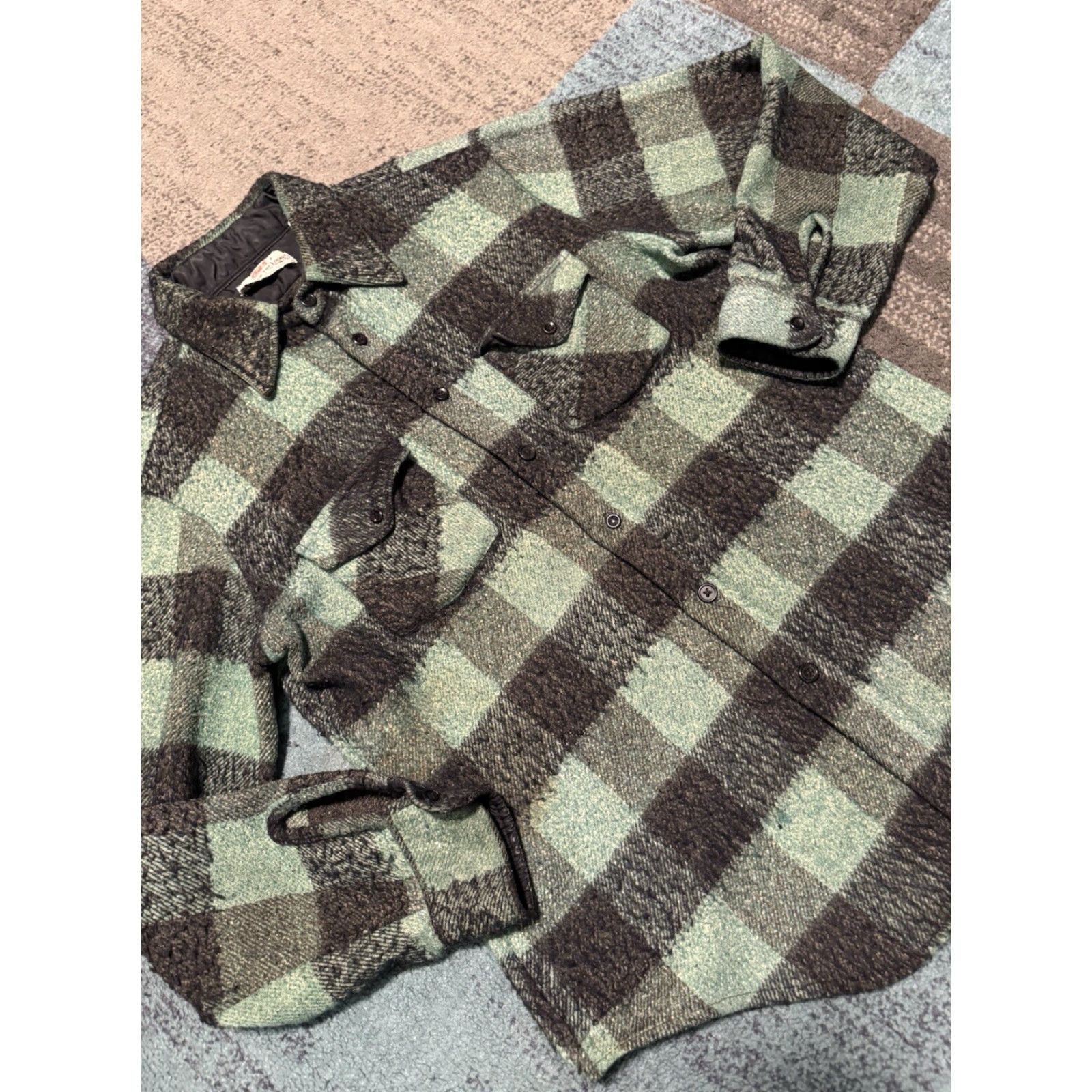Fruit Of The Loom VINTAGE Fruit of the Loom Mens Green Flannel Long Sleeve Shirt Heavyweight L Size US L / EU 52-54 / 3 - 6 Thumbnail