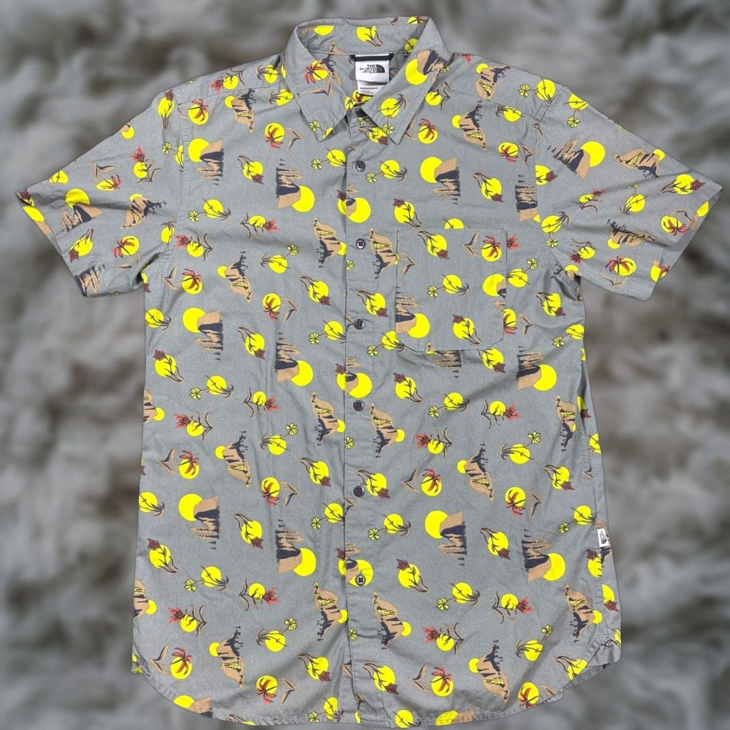 The North Face The North Face Shirt Mens M Green Sun Print Baytrail Short Sleeve Button Up Size US M / EU 48-50 / 2 - 1 Thumbnail