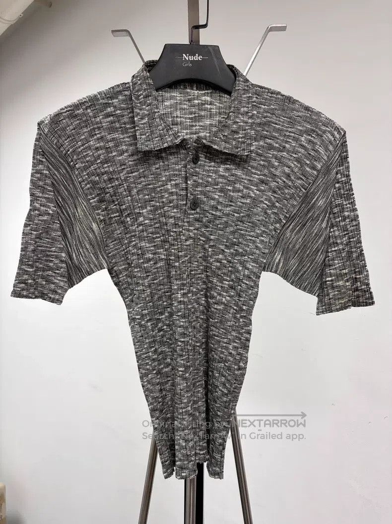 Issey Miyake Issey Miyake Pleated Short Sleeve Size L / US 10 / IT 46 - 1 Thumbnail