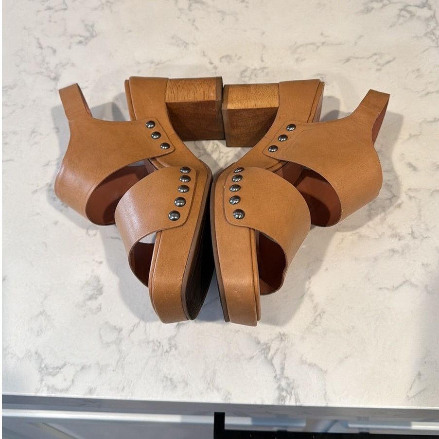 Vince Camuto Vince Camuto studded tan nude wood clog leather retro sz 7.5 Size US 7.5 / IT 37.5 - 6 Thumbnail