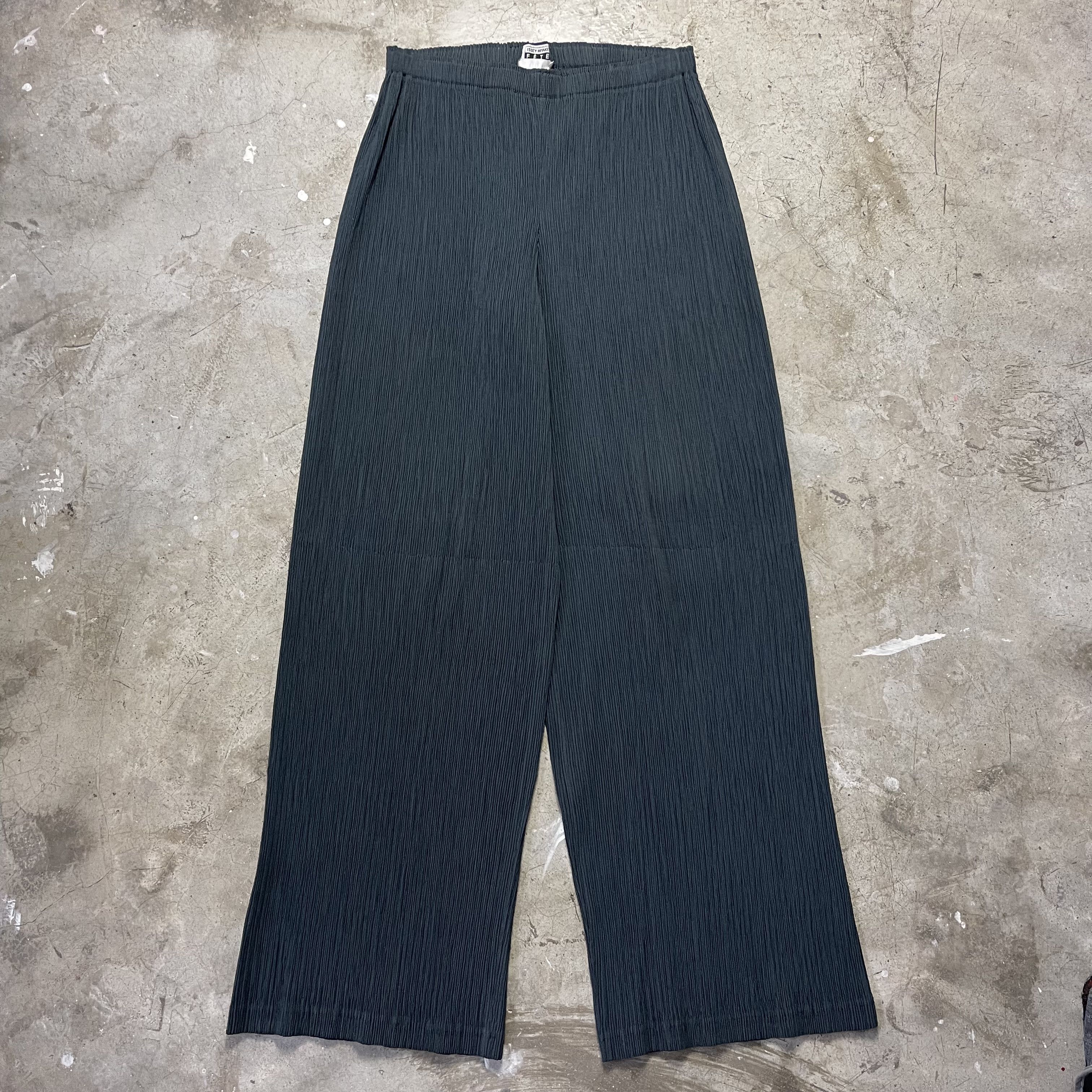 Issey Miyake Issey Miyake Fete x Joyce - Pleated Pants Size 27" / US 4 / IT 40 - 1 Thumbnail