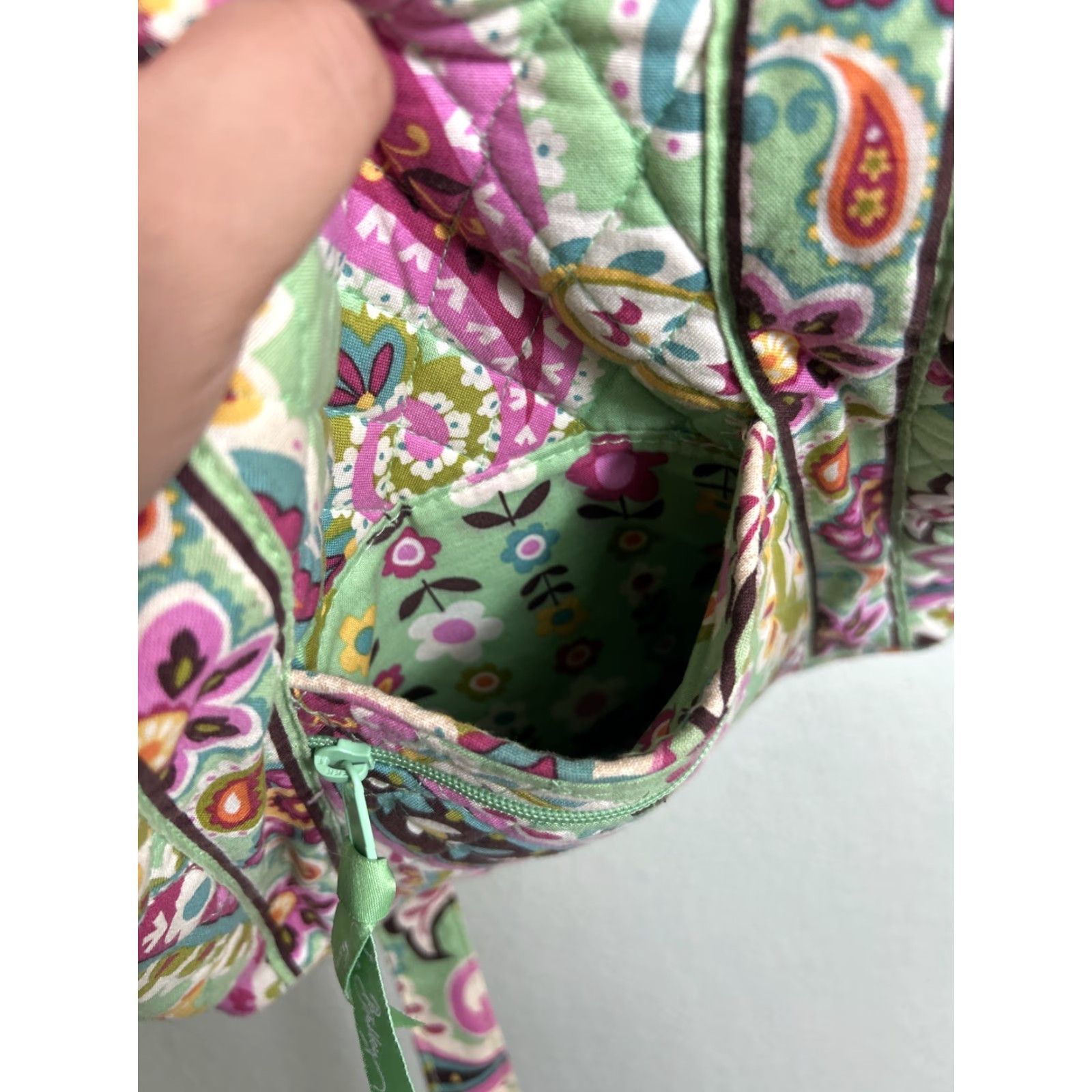 Vera Bradley Vera Bradley Tutti Frutti Shoulder Bag Tote Purse Quilted Multicolor Green Paisley Medium Women Adjustable Strap Pockets Magnetic Closure Size ONE SIZE - 7 Thumbnail