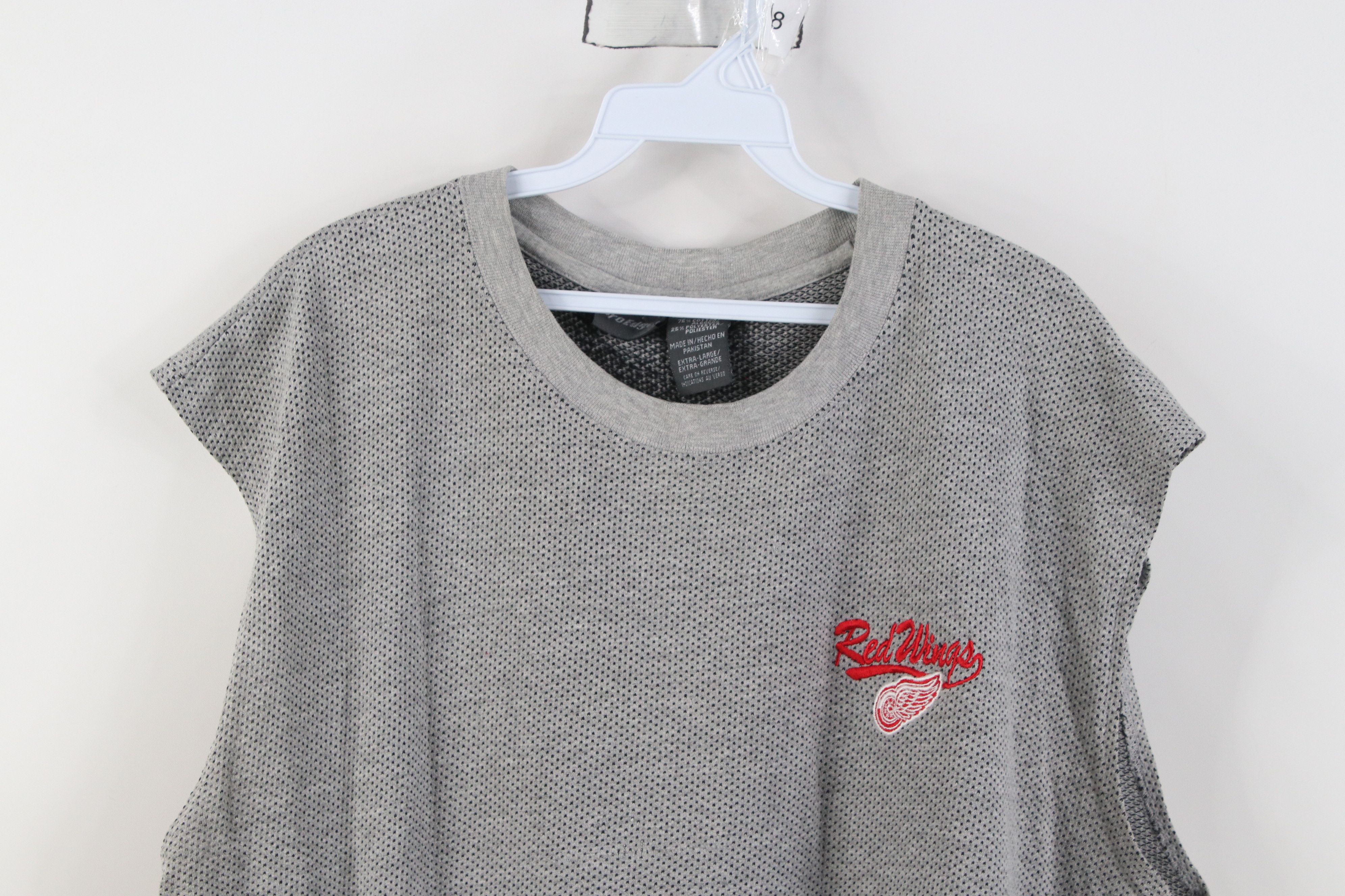 Vintage Vintage 90s Red Wings Hockey Sleeveless Muscle T-Shirt Gray Size US XL / EU 56 / 4 - 2 Thumbnail
