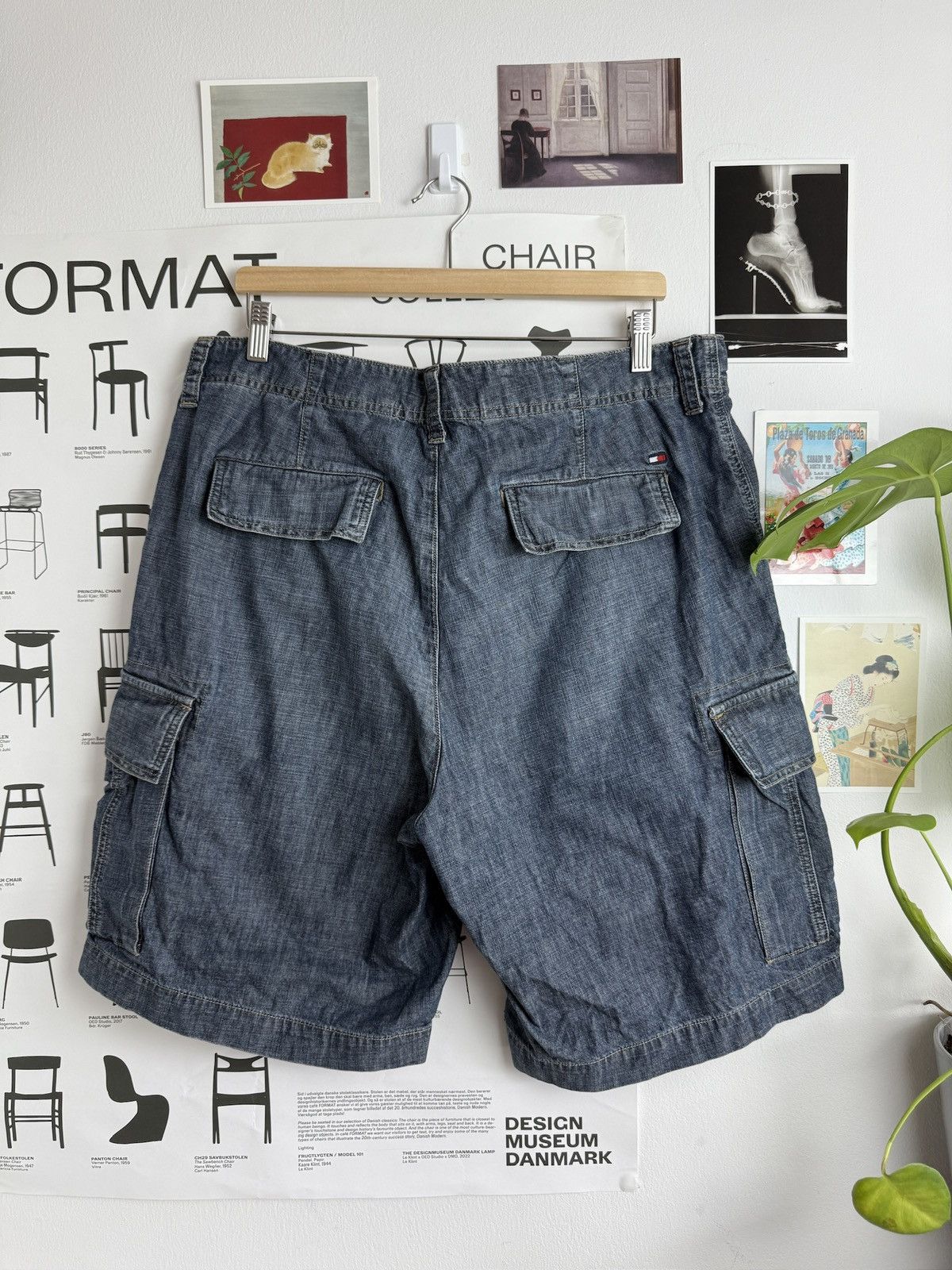 Tommy Hilfiger × Vintage Vintage y2k Tommy Hilfiger baggy denim cargo shorts 36 skate Size US 36 / EU 52 - 2 Thumbnail