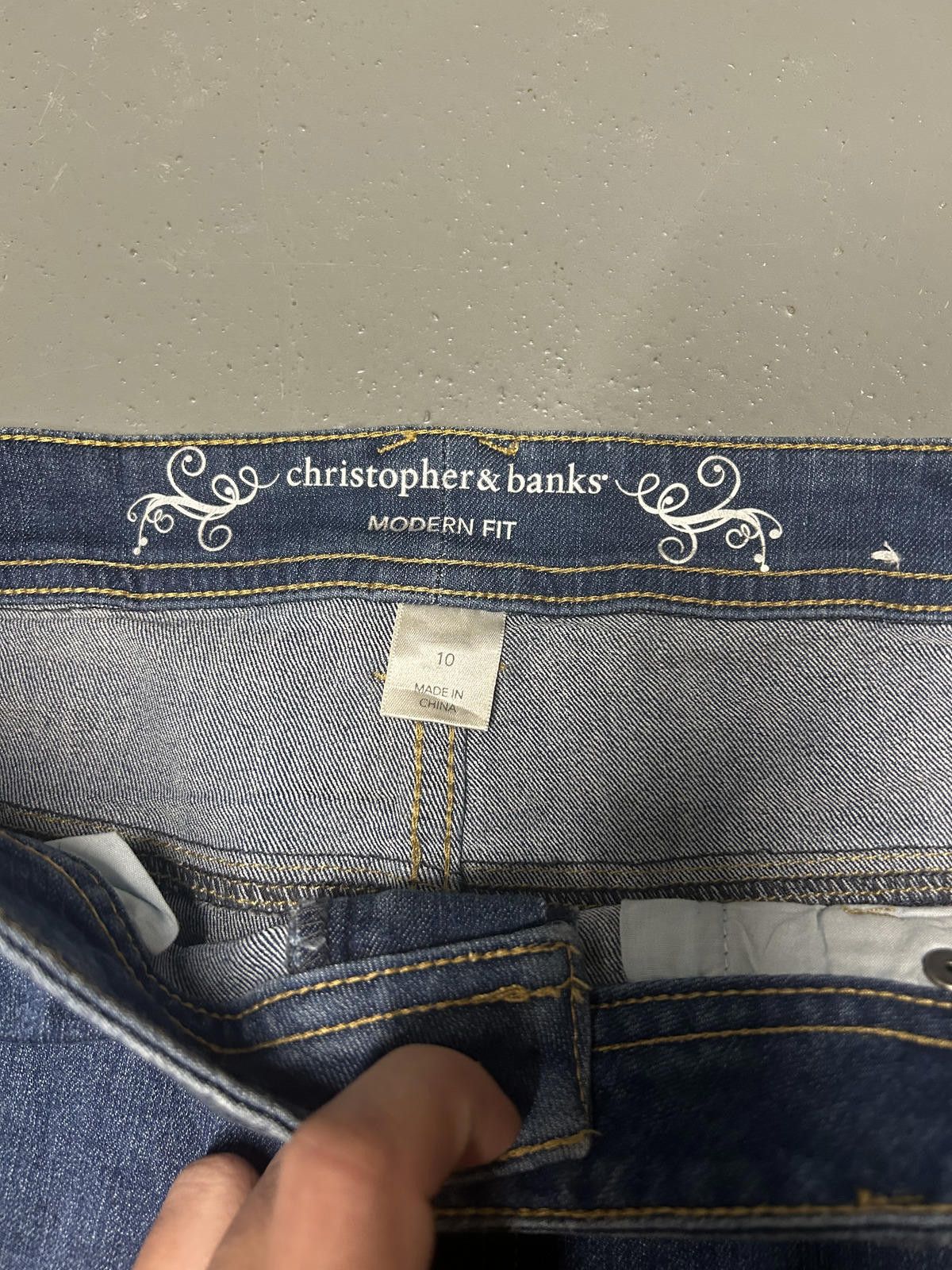 Designer Stylish Christopher & Banks Modern Fit Denim Shorts Size 28" / US 6 / IT 42 - 2 Thumbnail