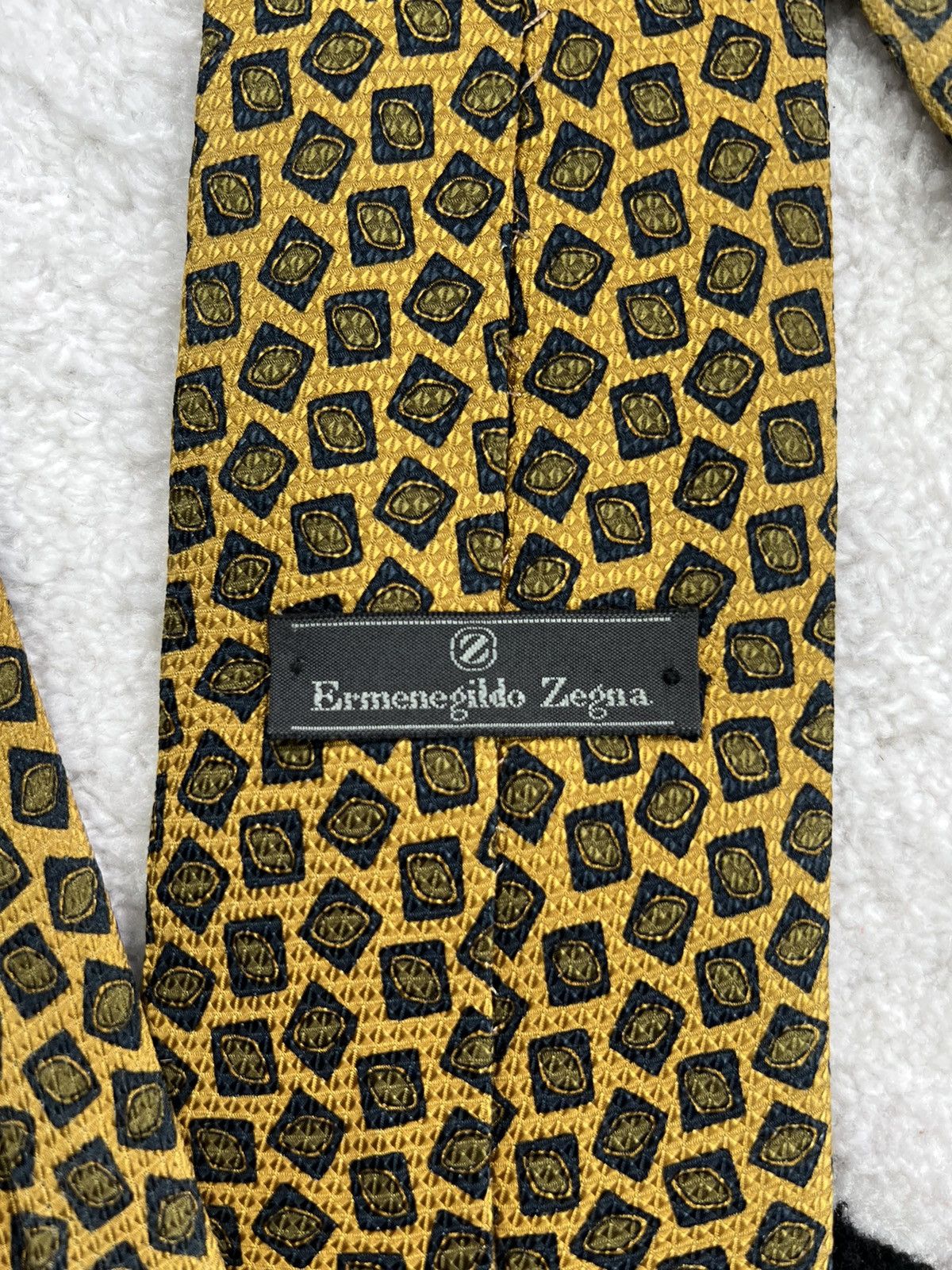 Ermenegildo Zegna Vintage Ermenegildo Zegna Silk Geometric Gold Luxury Tie Size ONE SIZE - 9 Thumbnail