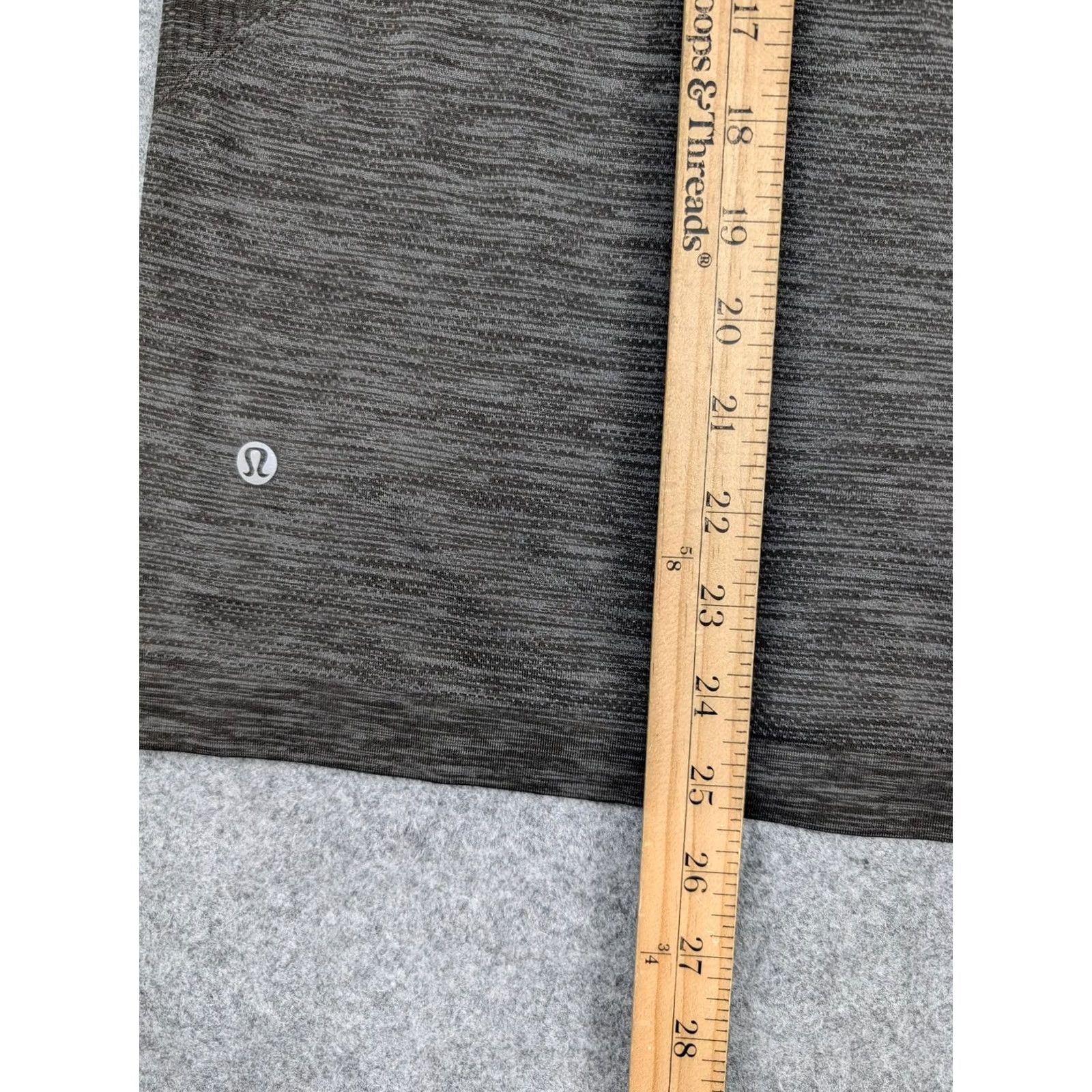Lululemon Lululemon Hoodie Mens MT Gray 1/4 Zip Lightweight Knit Pullover Athletic Running Shirt/Top Size US M / EU 48-50 / 2 - 7 Thumbnail
