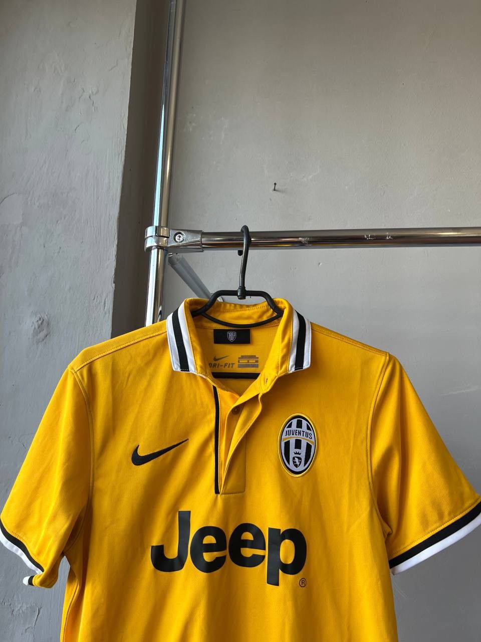 Nike 2013/14 JUVENTUS FC AWAY SOCCER JERSEY FOOTBALL SHIRT NIKE S Size US L / EU 52-54 / 3 - 3 Thumbnail