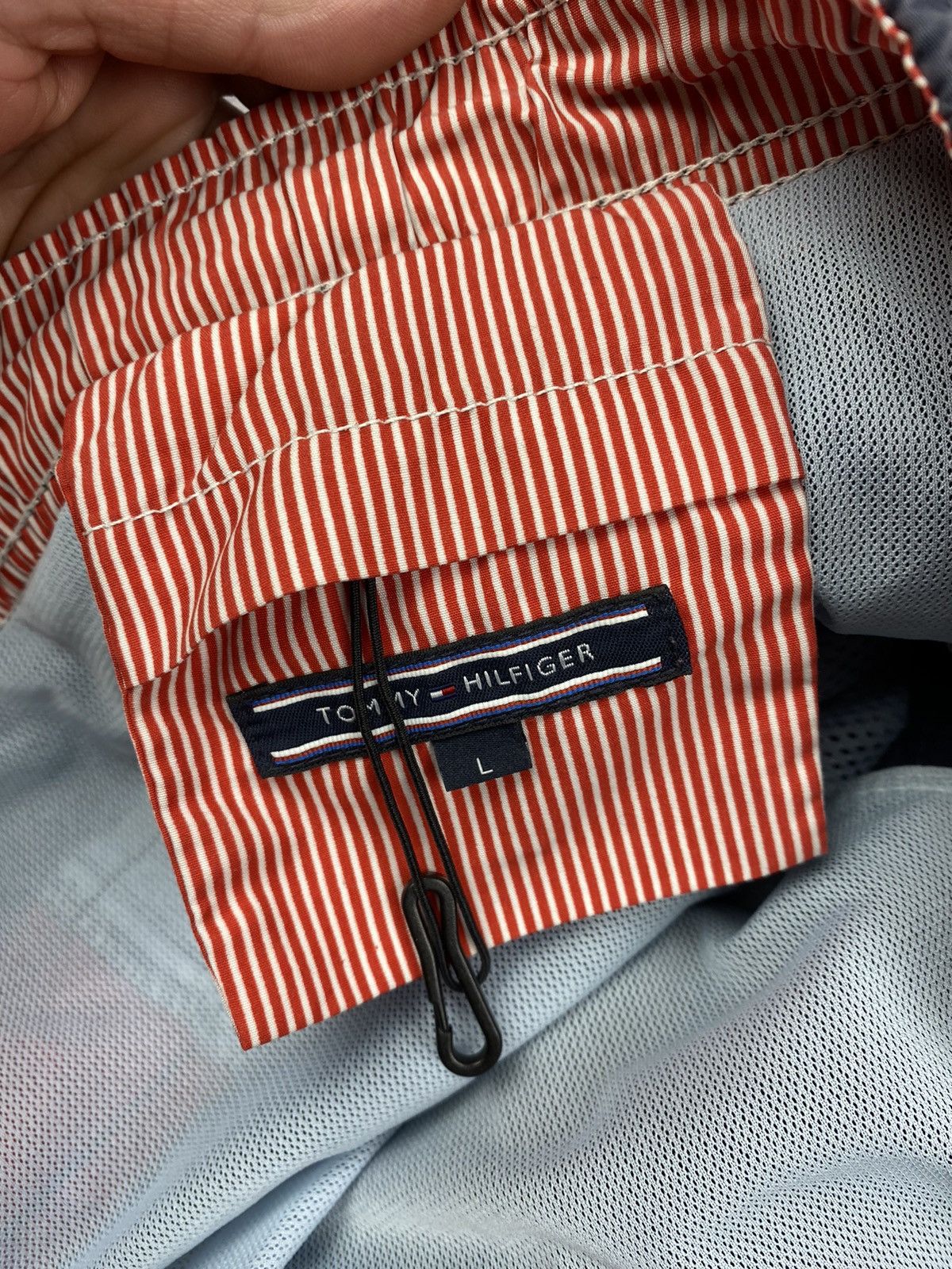 Tommy Hilfiger × Vintage Vintage Tommy Hilfiger Big Logo Shorts Size US 32 / EU 48 - 11 Thumbnail
