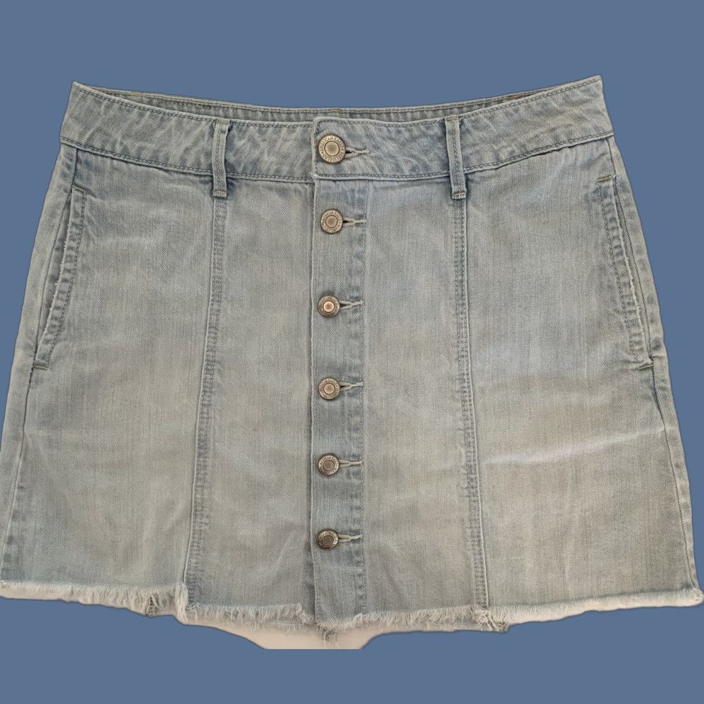 American Eagle Outfitters VINTAGE 6 American Eagle Outfitters Light Wash Button Front Jean Skirt Denim Frayed Hem Size 28" / US 6 / IT 42 - 1 Thumbnail